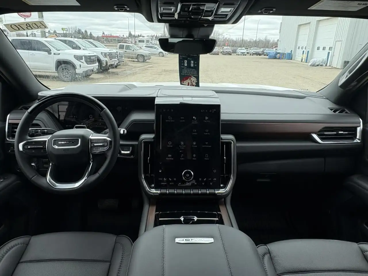 GMC Yukon снимка GMC Yukon