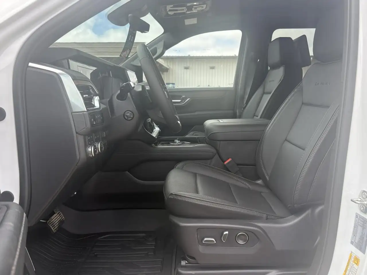 GMC Yukon снимка GMC Yukon