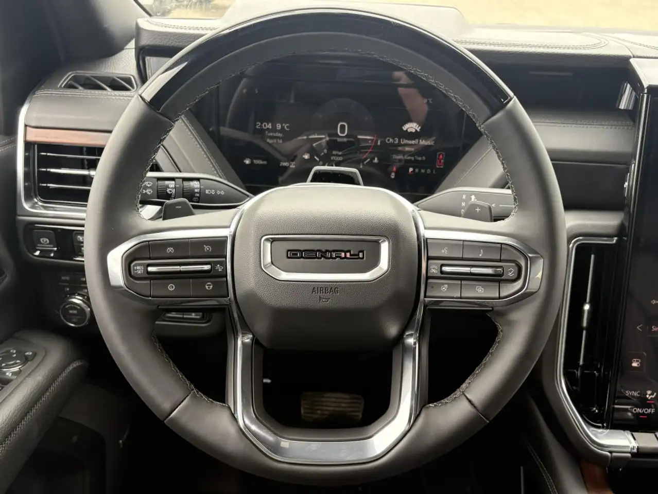 GMC Yukon снимка GMC Yukon