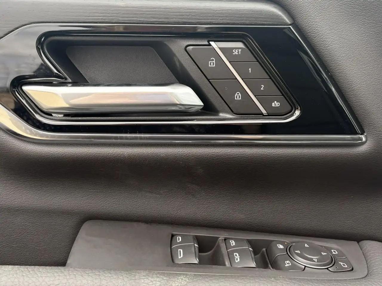 GMC Yukon снимка GMC Yukon