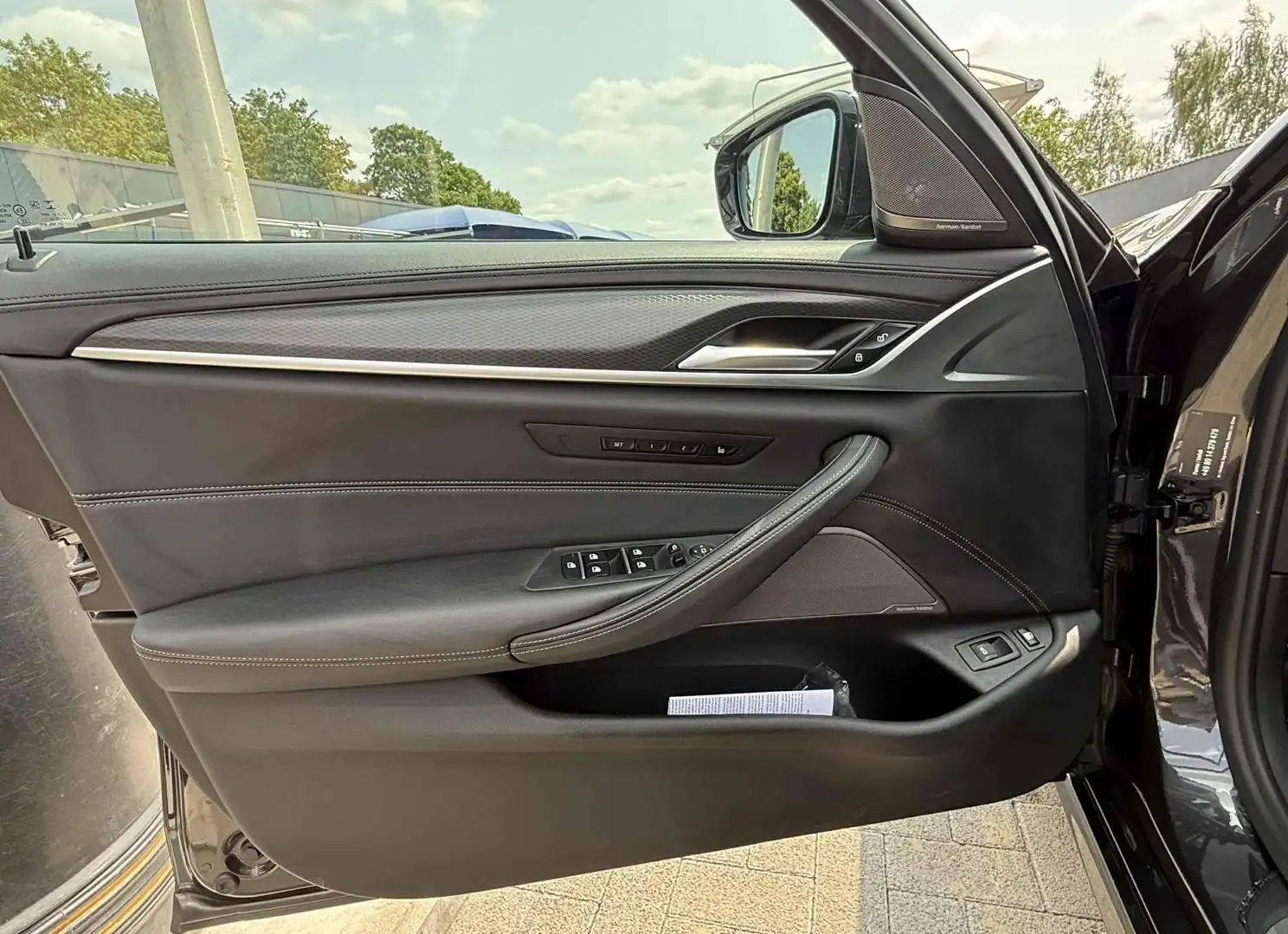 BMW 530 e XDrive M-Sport ,360°cam/TREKH/PANO/HUD/LASER Grijs - 2