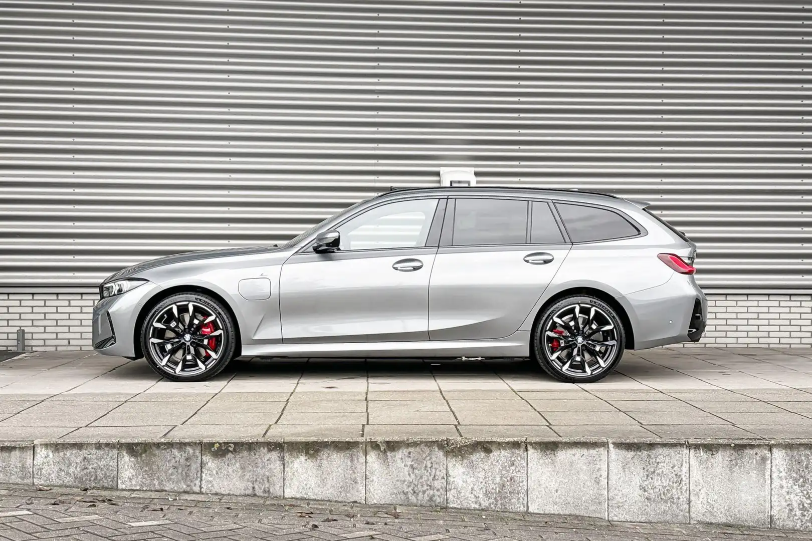 BMW 330 3 Serie Touring 330e M Sportpakket Pro / Innovatio Gris - 2