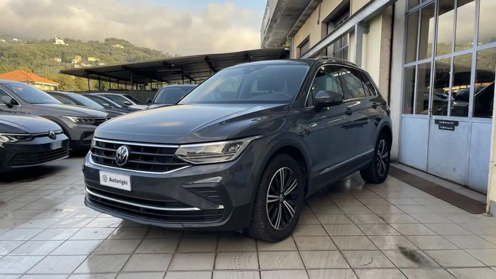 Volkswagen Tiguan 1.4 TSI eHYBRID DSG Life Gris - 1