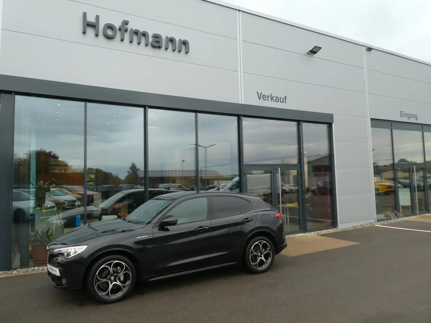 Alfa Romeo Stelvio Veloce Q4, SHZ, Kamera, PDC, AHK Zwart - 1
