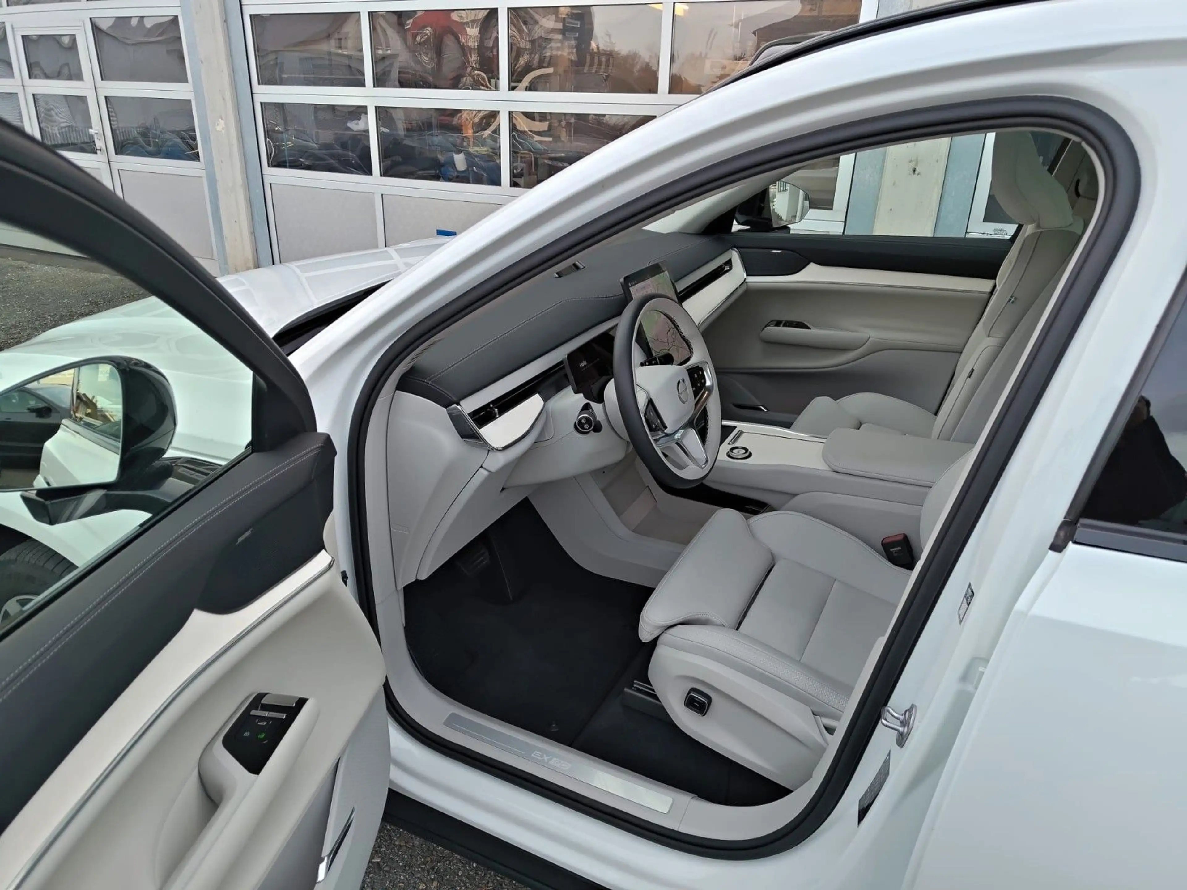 Volvo EX90 Ultra Twin Motor AWD — photo 12
