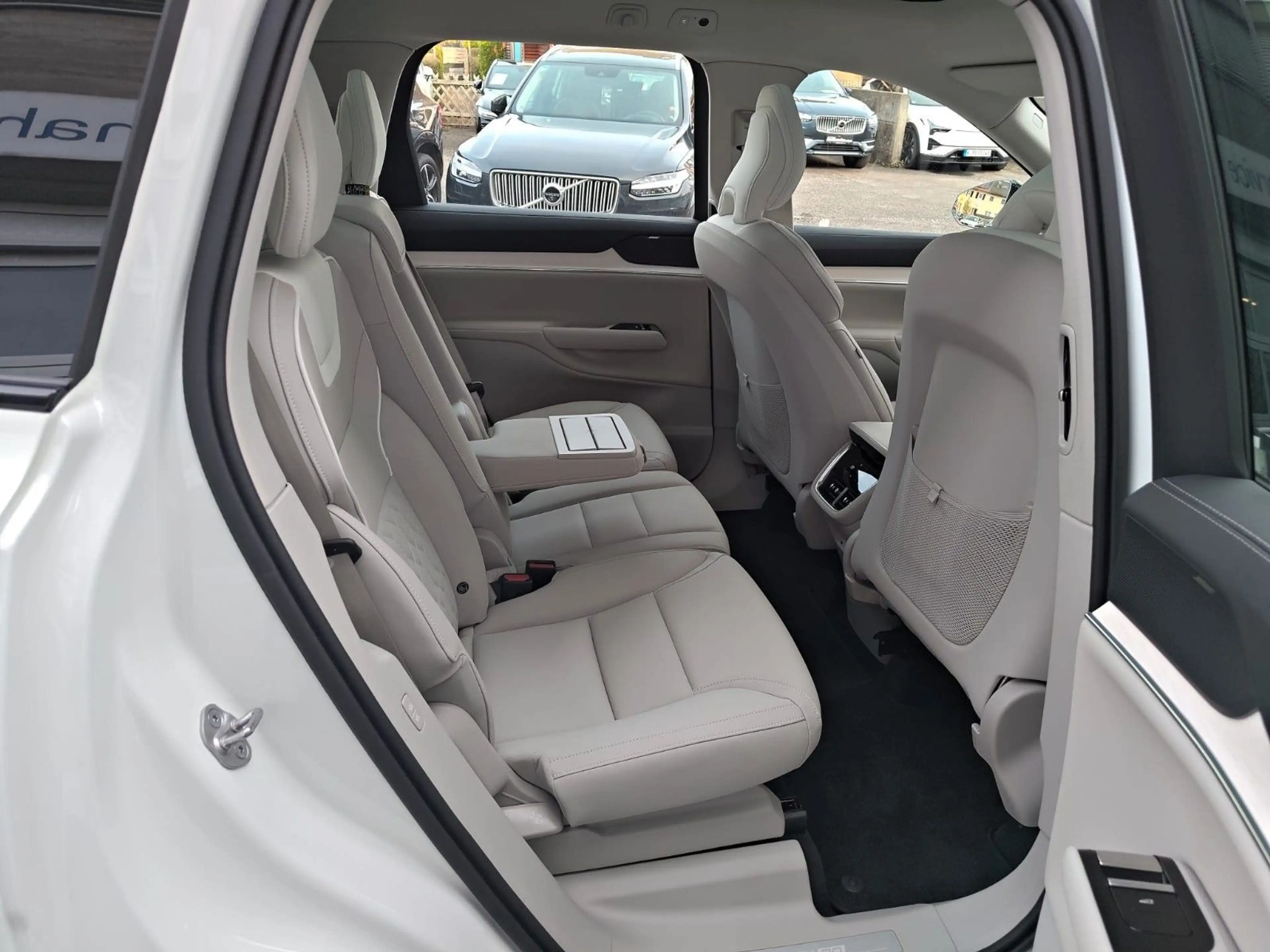 Volvo EX90 Ultra Twin Motor AWD — photo 9