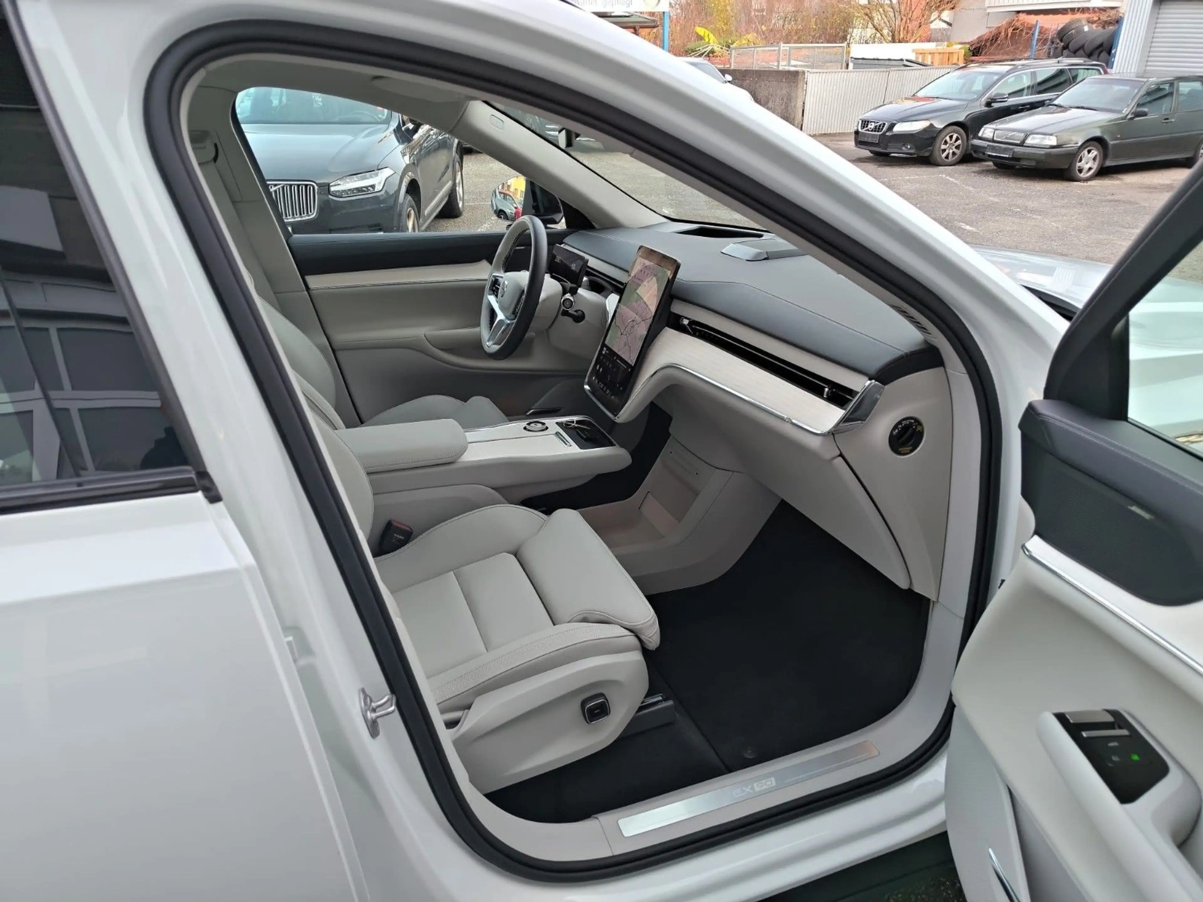 Volvo EX90 Ultra Twin Motor AWD — photo 10