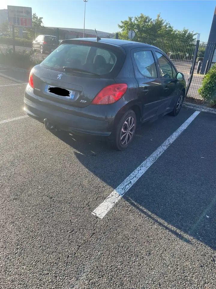 Peugeot 207 1.4 HDi 70ch ExÃ©cutive