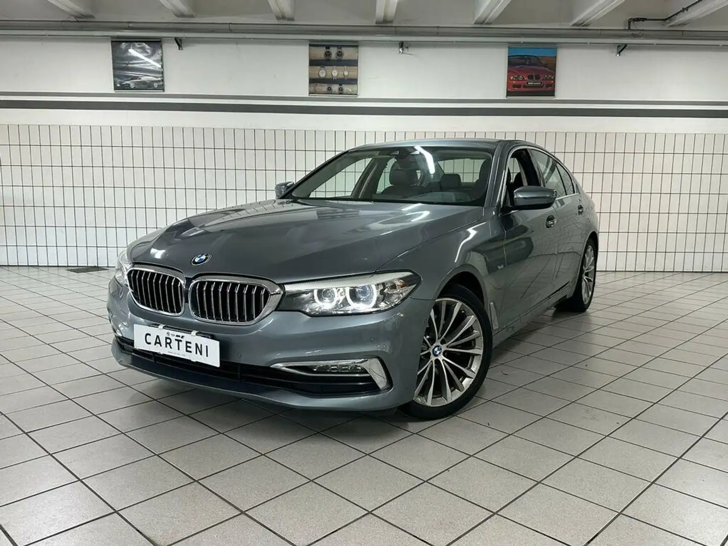 BMW 520 d Luxury auto Blu/Azzurro - 1