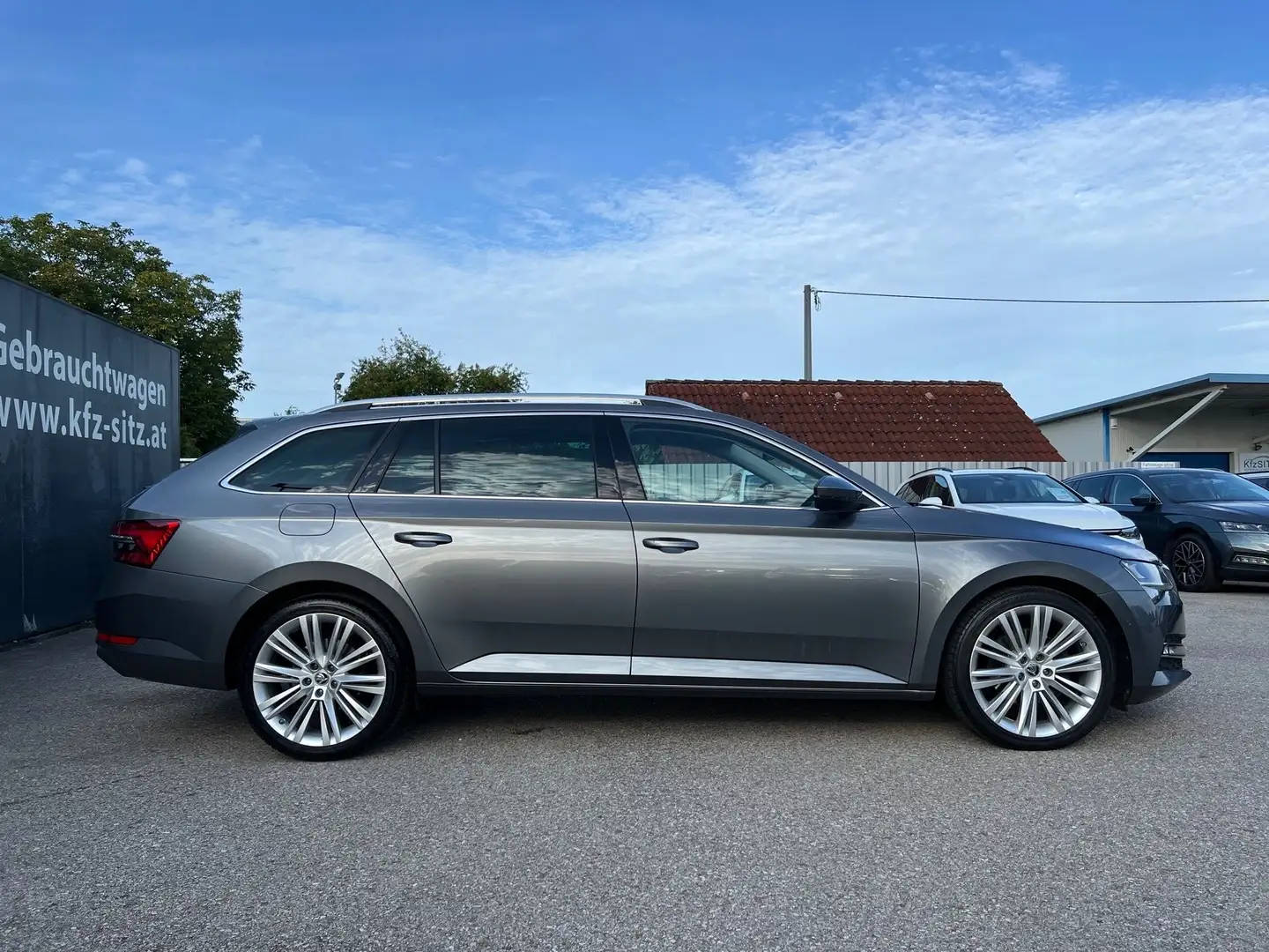 Skoda Superb Kombi 2,0 TDI Style DSG| NP € 58.100 Grau - 2
