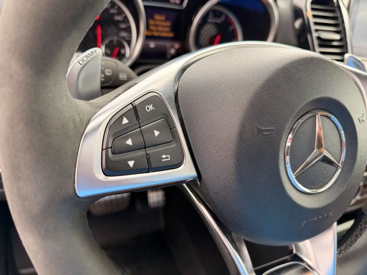 Mercedes-Benz GLE снимка Mercedes-Benz GLE