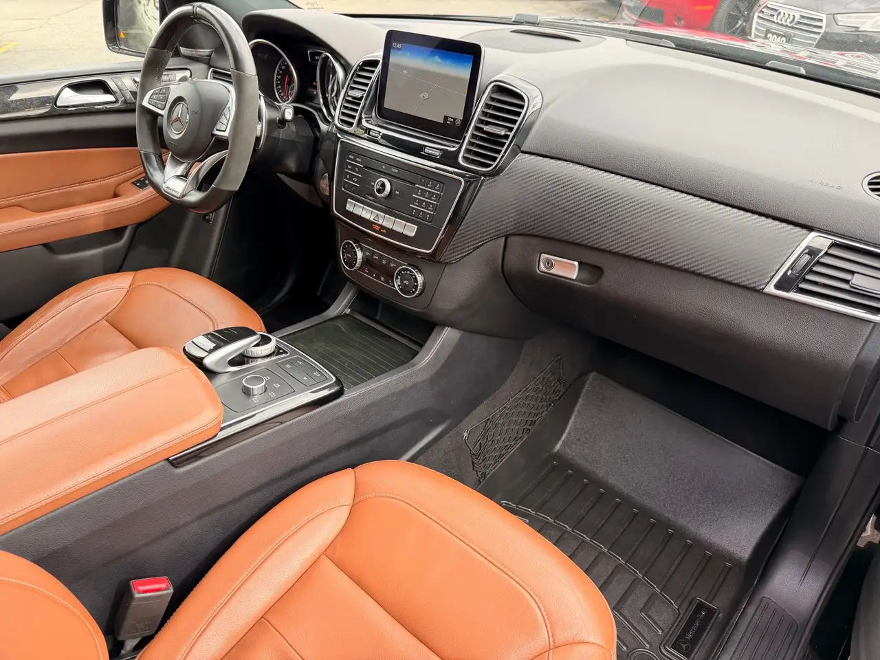 Mercedes-Benz GLE снимка Mercedes-Benz GLE