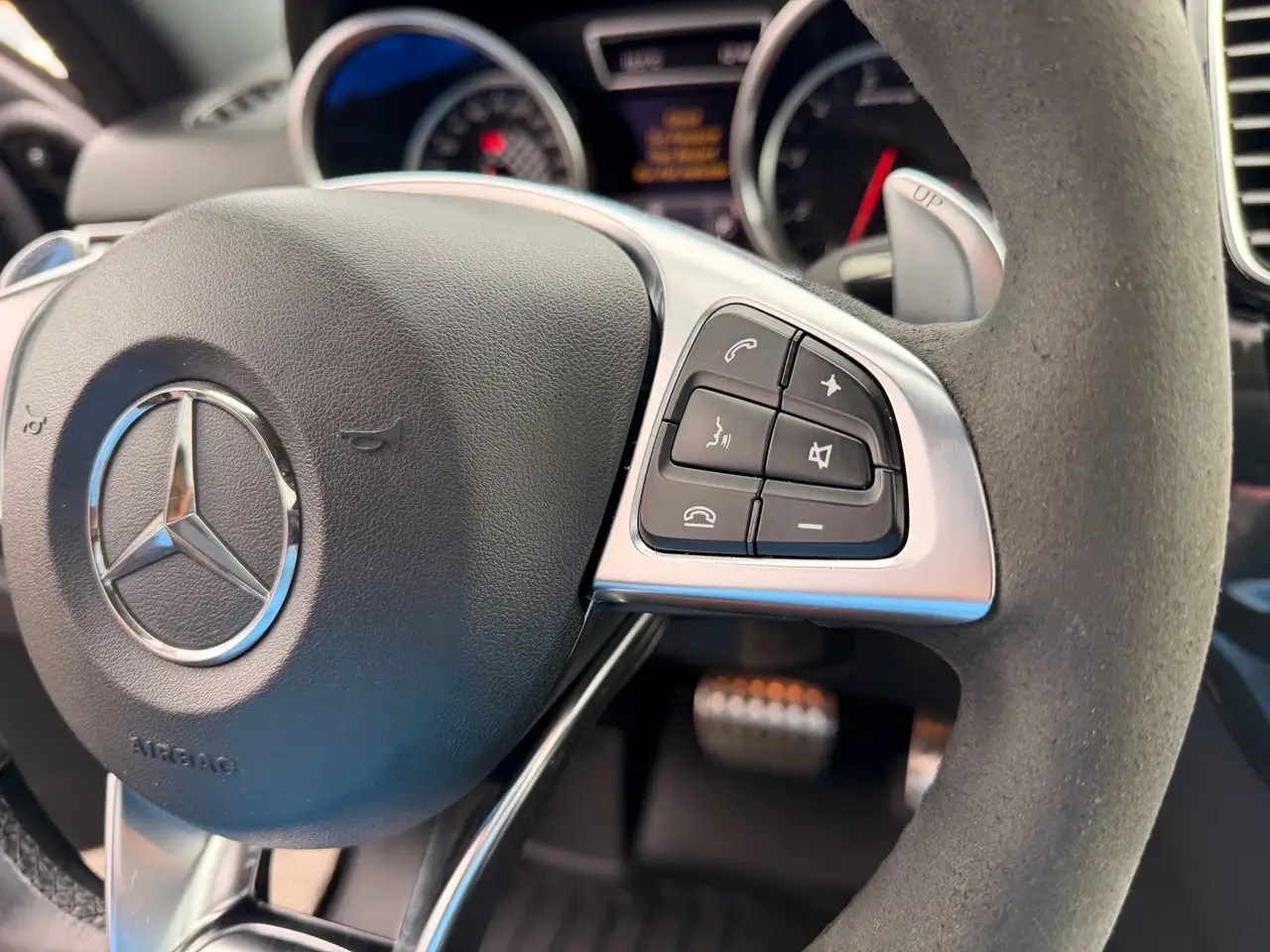 Mercedes-Benz GLE снимка Mercedes-Benz GLE