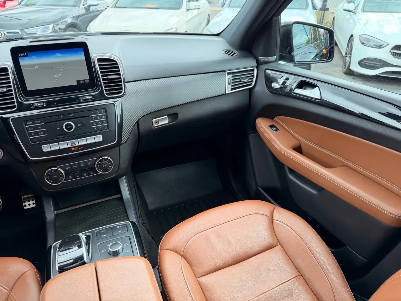 Mercedes-Benz GLE снимка Mercedes-Benz GLE