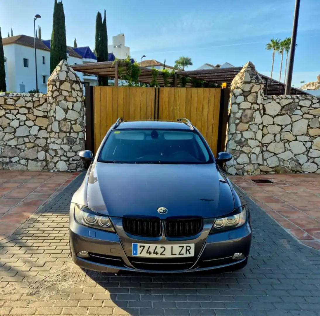BMW 330 330d Touring Aut. Plateado - 2