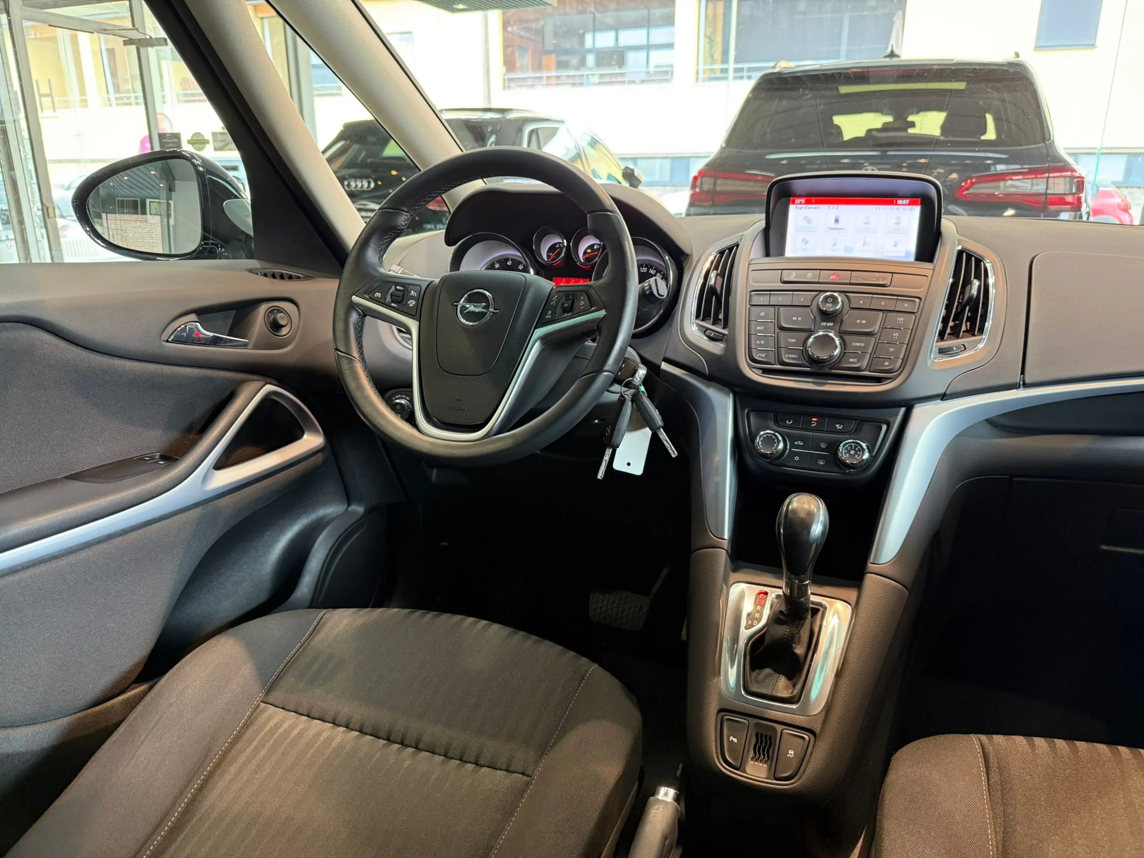 Opel Zafira Tourer 1.4 Turbo * Boîte auto * 1er prop * Clim — photo 12