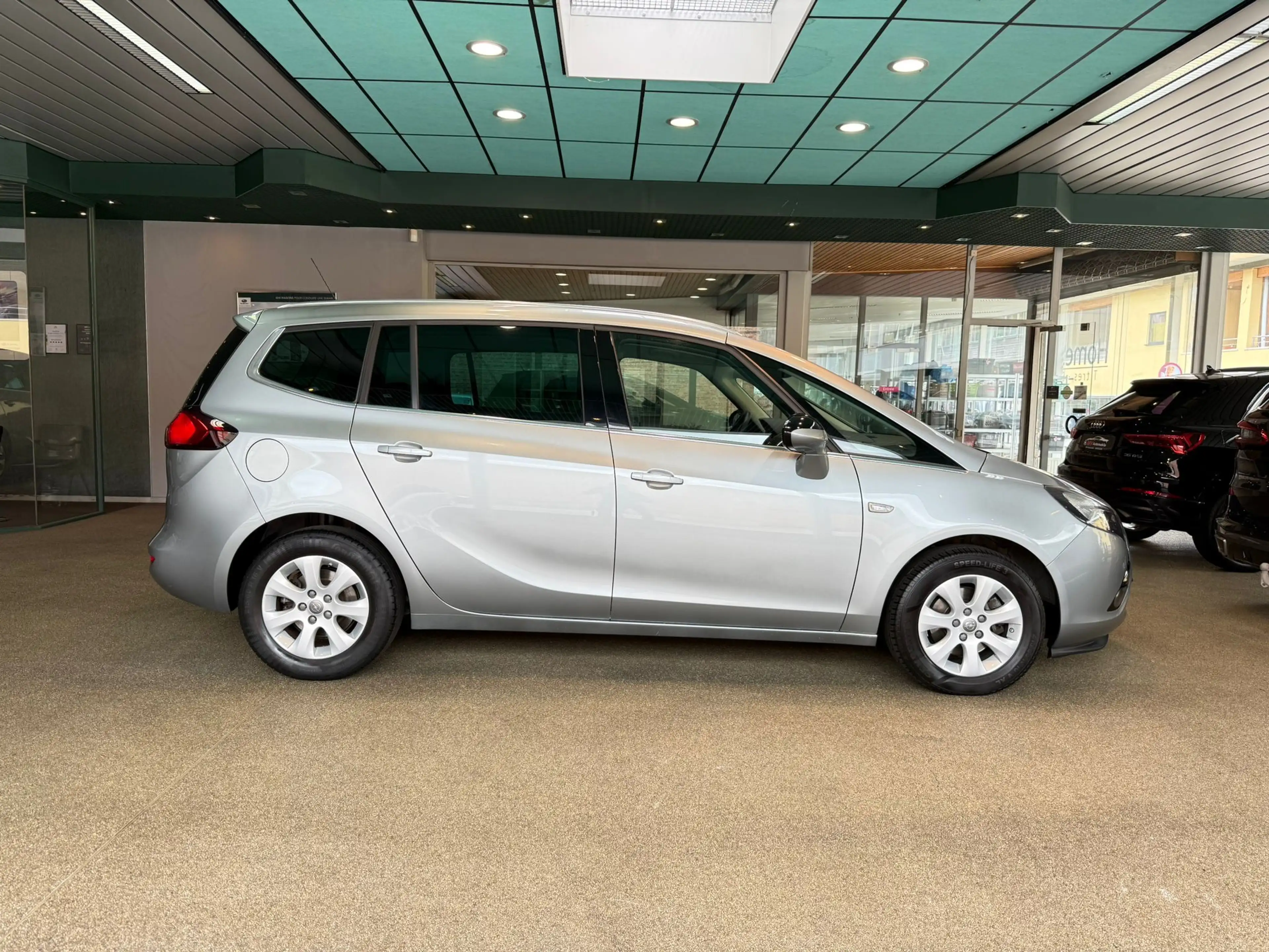 Opel Zafira Tourer 1.4 Turbo * Boîte auto * 1er prop * Clim — photo 7