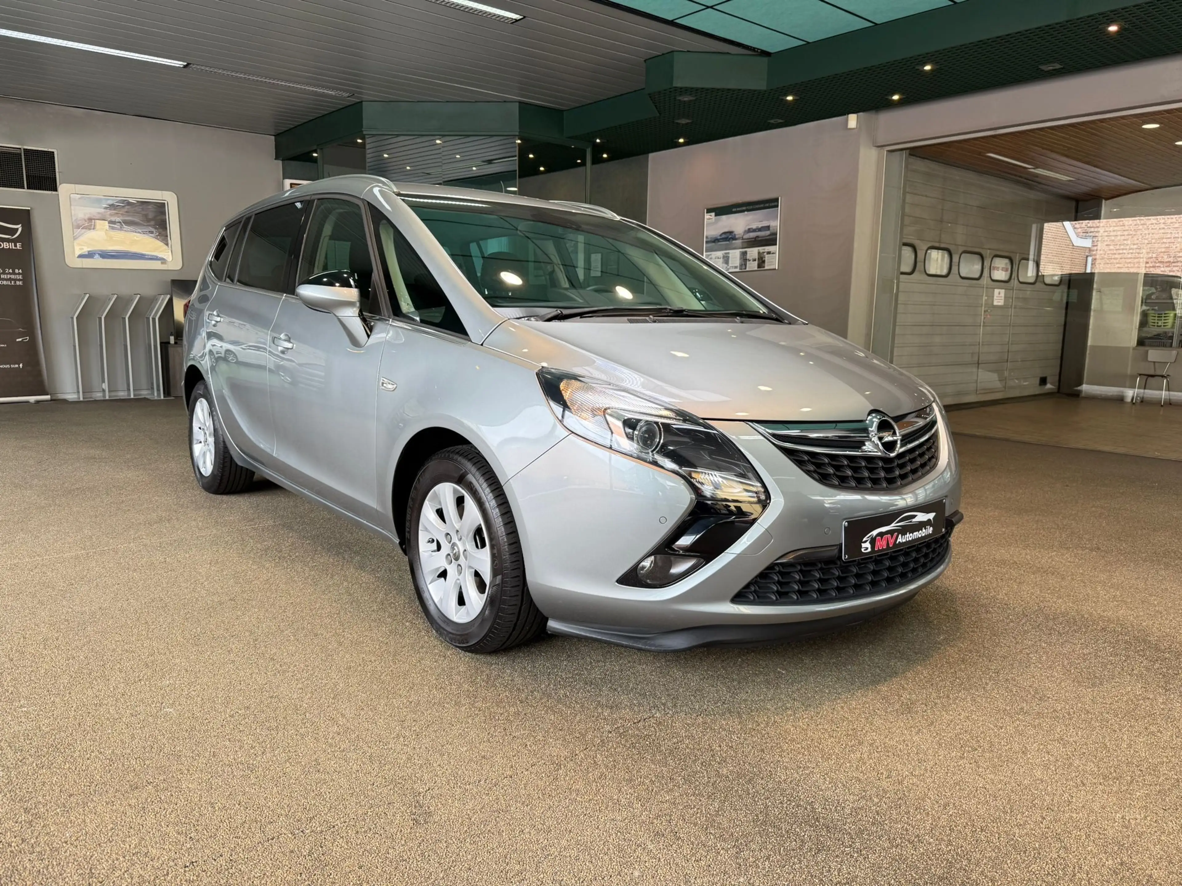 Opel Zafira Tourer 1.4 Turbo * Boîte auto * 1er prop * Clim — photo 3