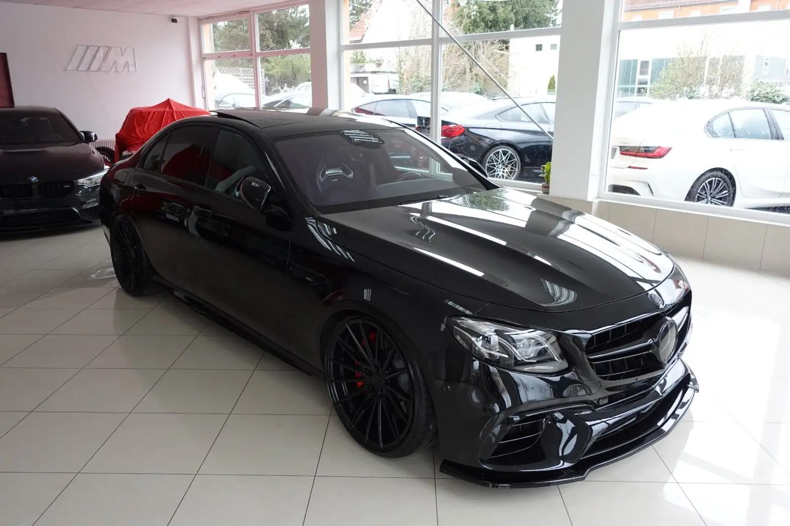 Mercedes-Benz E 63s AMG 4Matic+ / Perf. Sitze / 3D Burm./ Pano Schwarz - 1