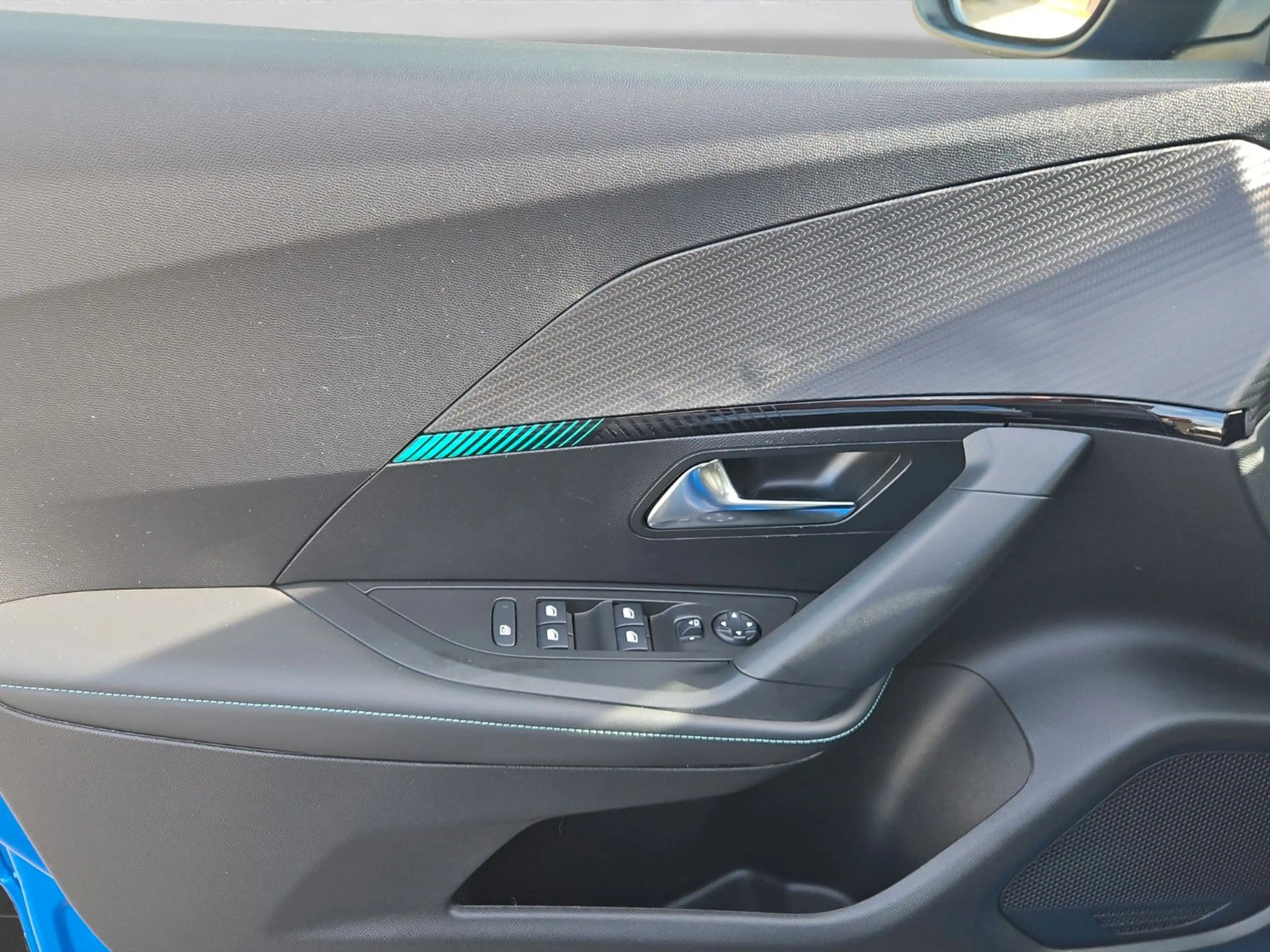 Peugeot 2008 Allure — photo 12