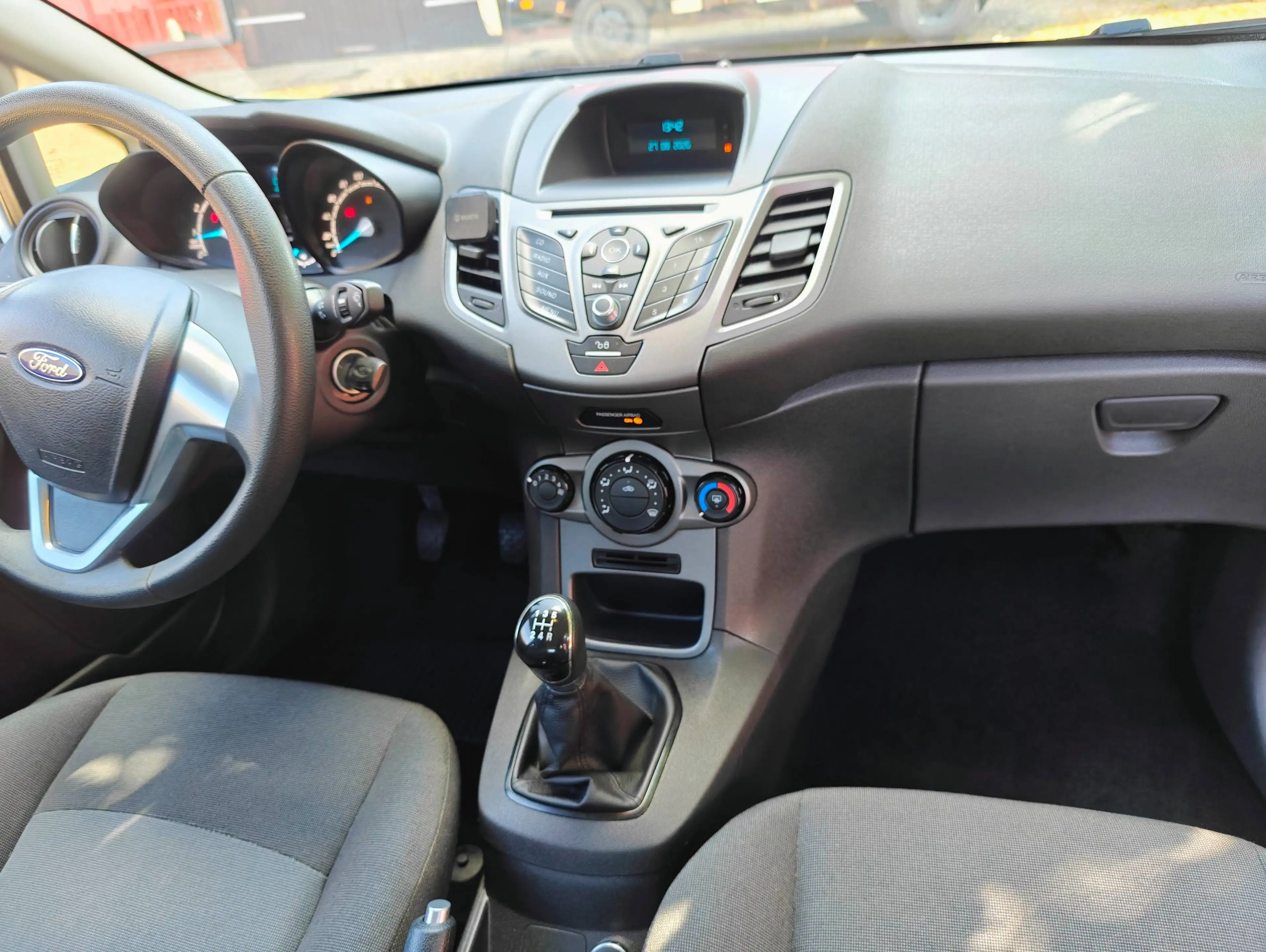 Ford Fiesta Ambiente 1,25 — photo 15