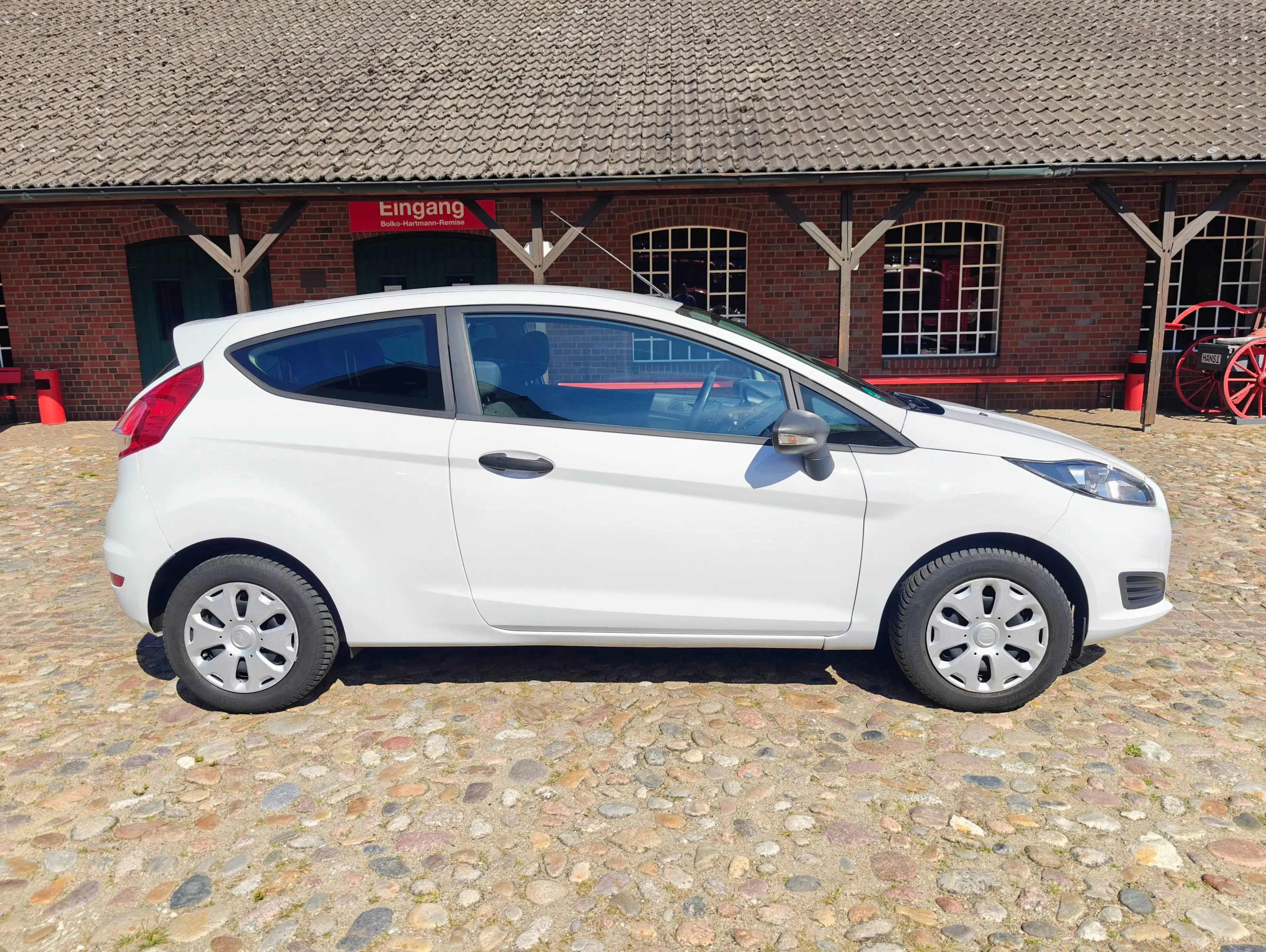 Ford Fiesta Ambiente 1,25 — photo 6