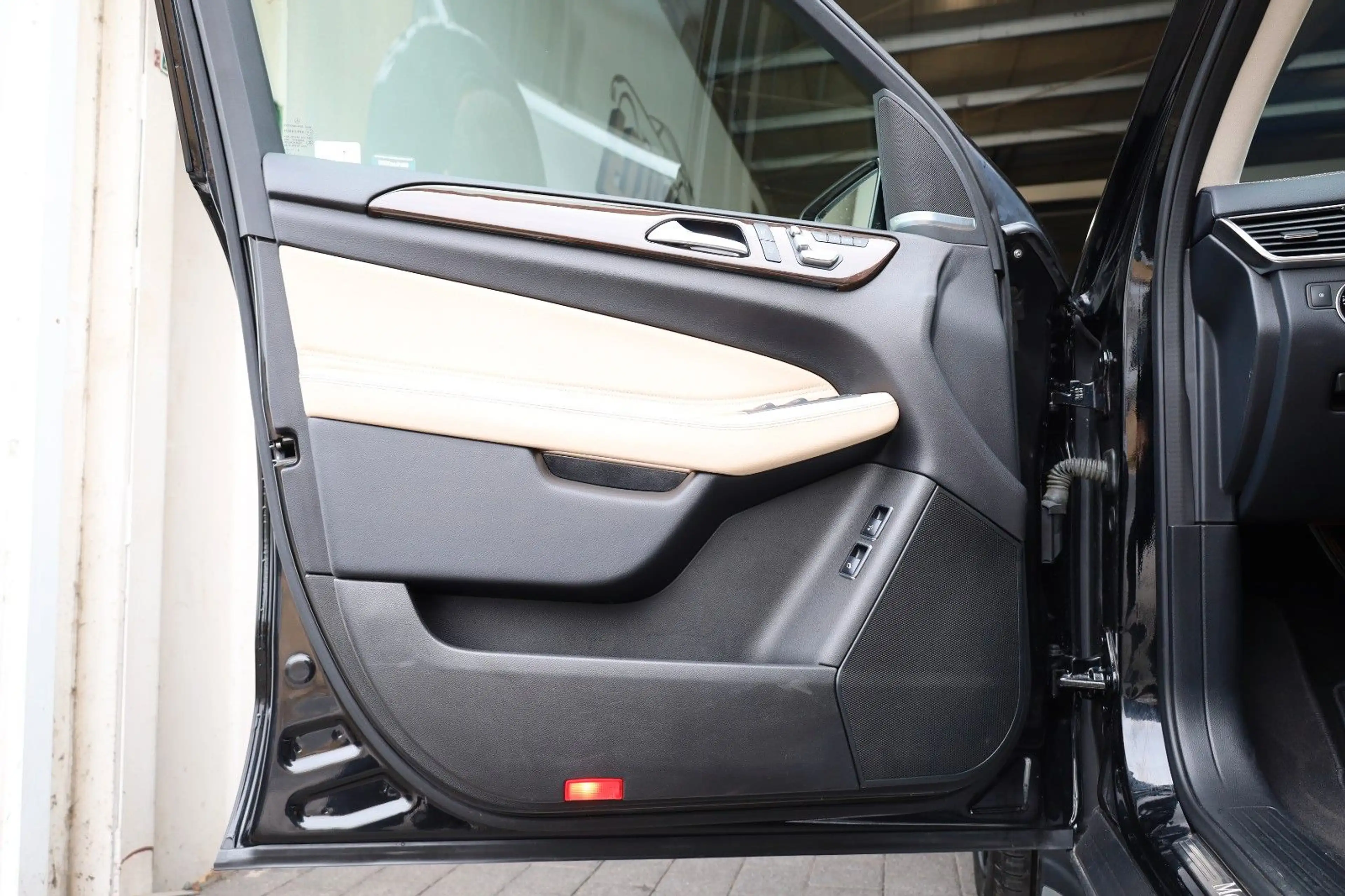 Mercedes-Benz GLS 450 4Matic/360*/PANO/AIRMATIC/HK/TTW/AHK/R21 — photo 9
