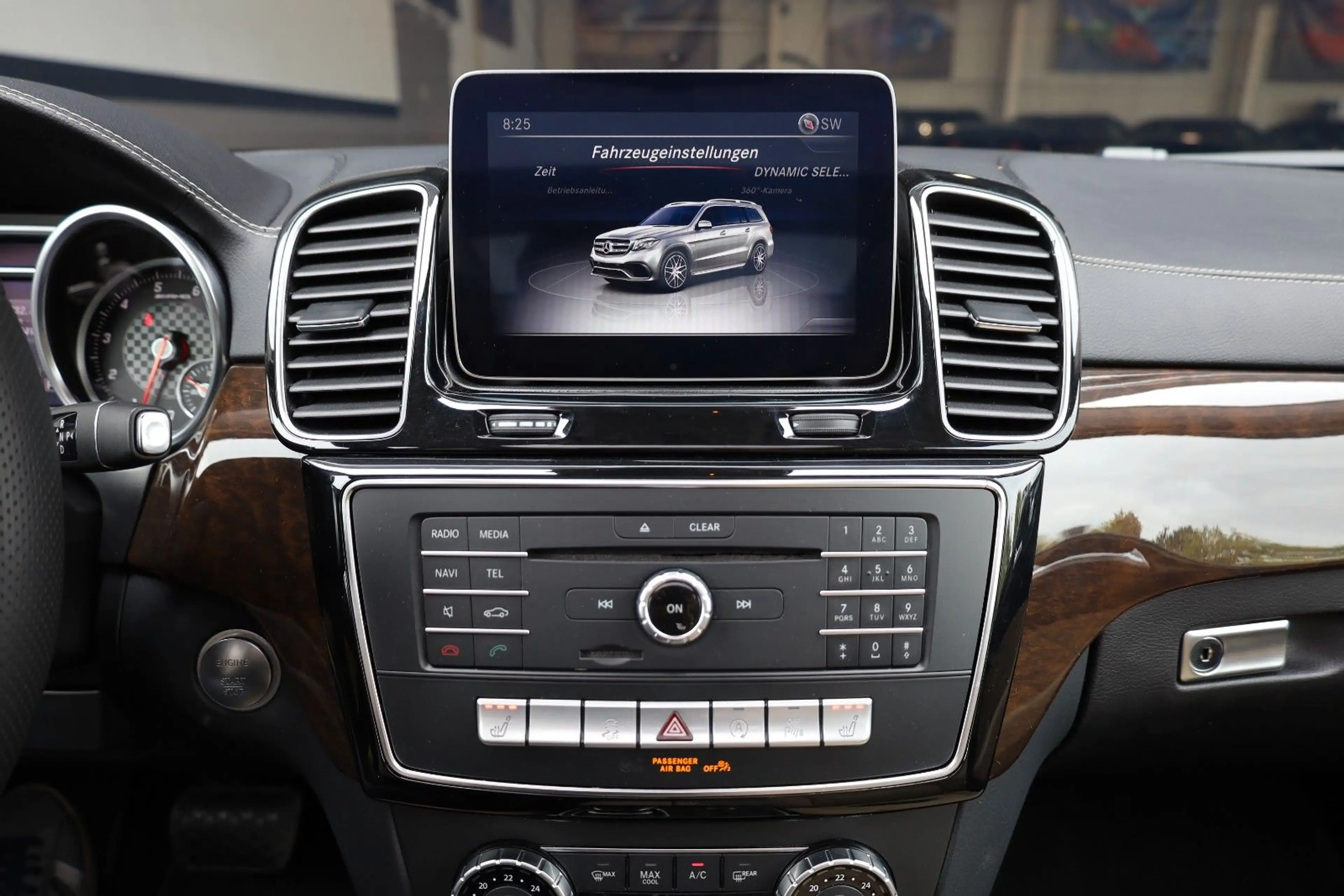 Mercedes-Benz GLS 450 4Matic/360*/PANO/AIRMATIC/HK/TTW/AHK/R21 — photo 14
