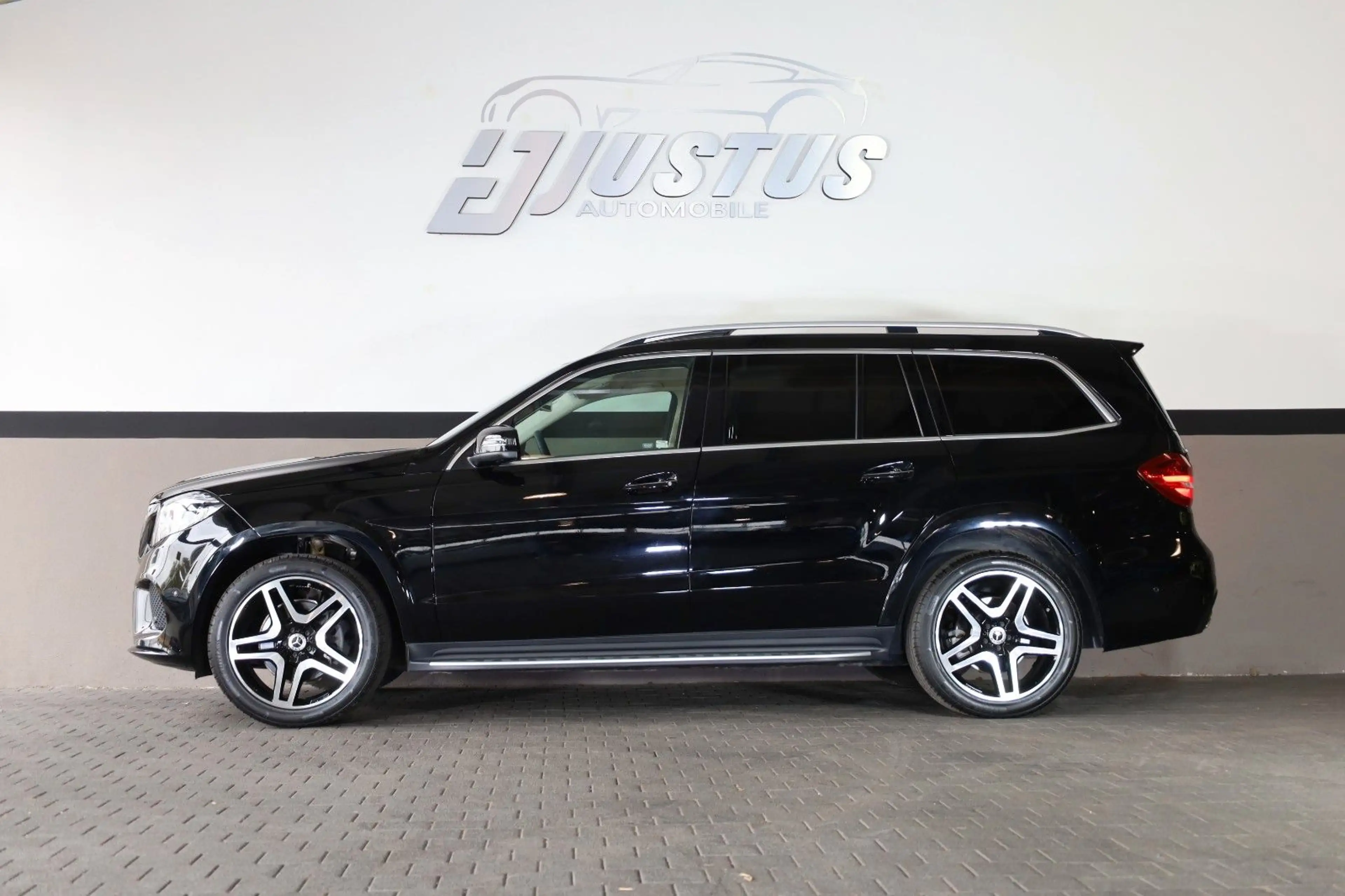 Mercedes-Benz GLS 450 4Matic/360*/PANO/AIRMATIC/HK/TTW/AHK/R21 — photo 3