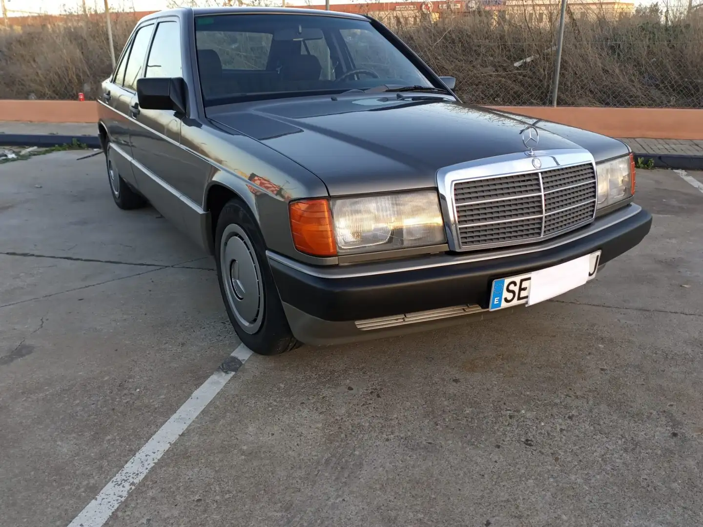 Mercedes-Benz 190 190D 2.5 - 1