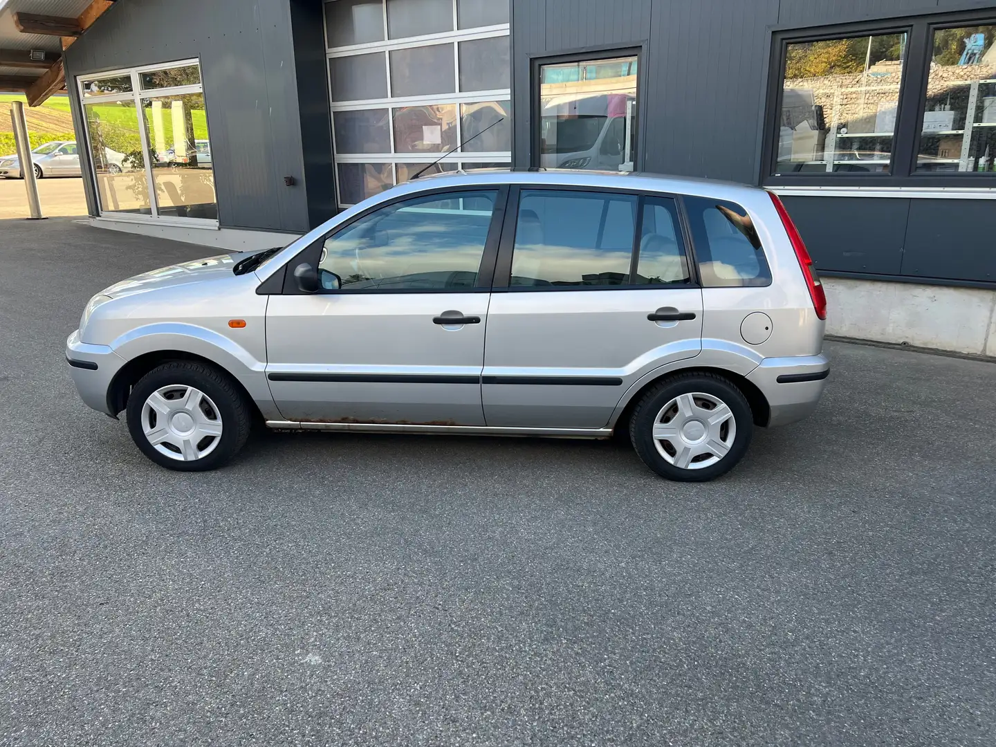 Ford Fusion Ambiente TÜV NEU Silber - 2