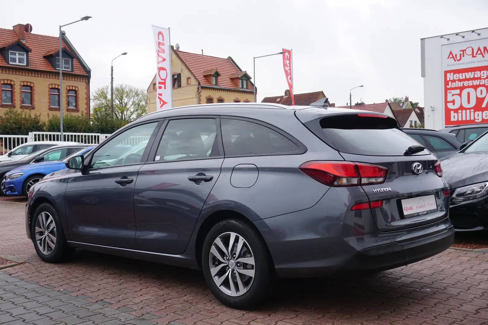 Hyundai i30 Kombi 1.4 T-GDI DCT Navi Kamera AHK Tempomat Grau - 2