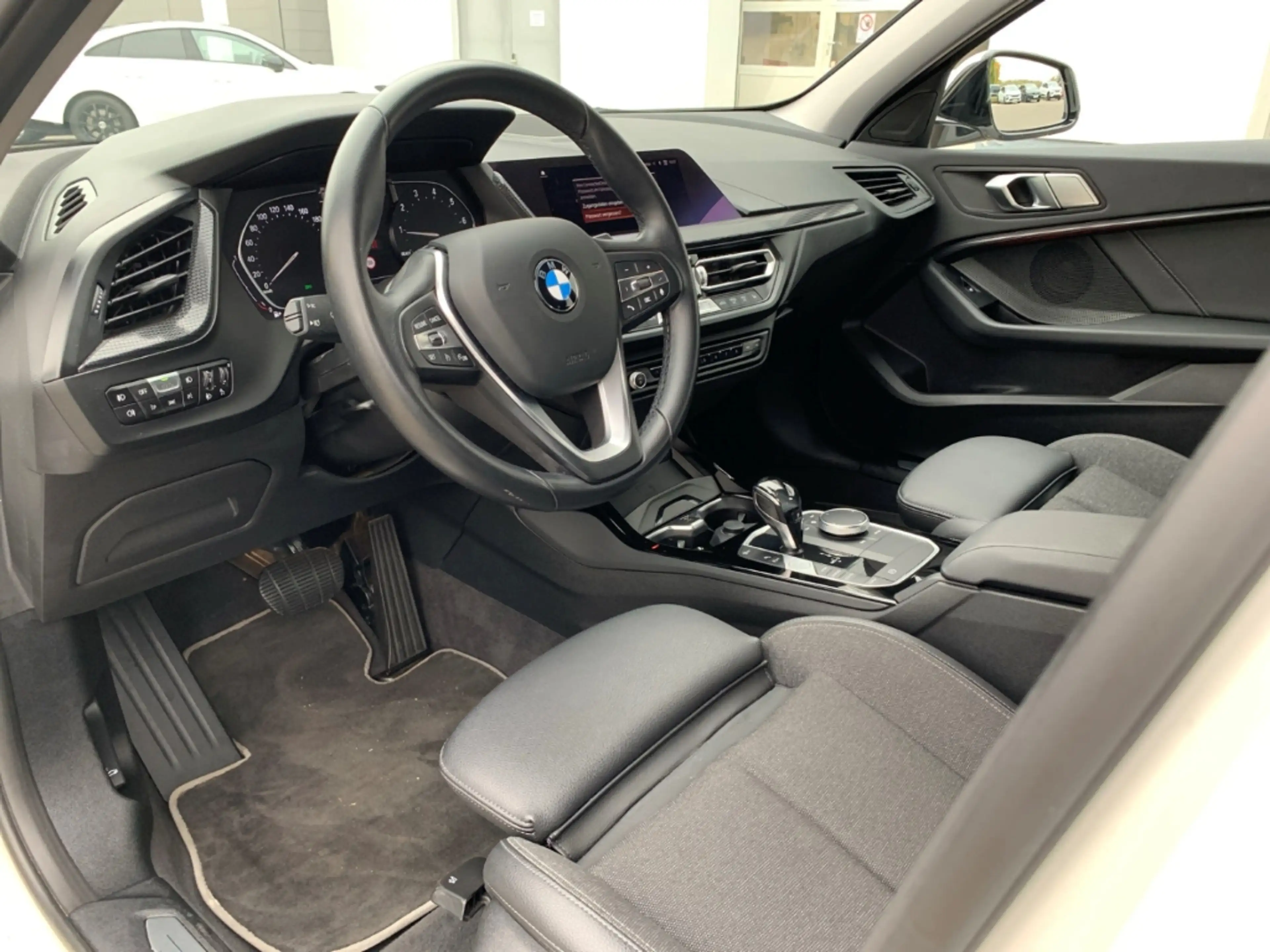 BMW 118 i SPORT LINE NAVIGATION+TEMPOMAT+LED+PDC+USB — photo 10