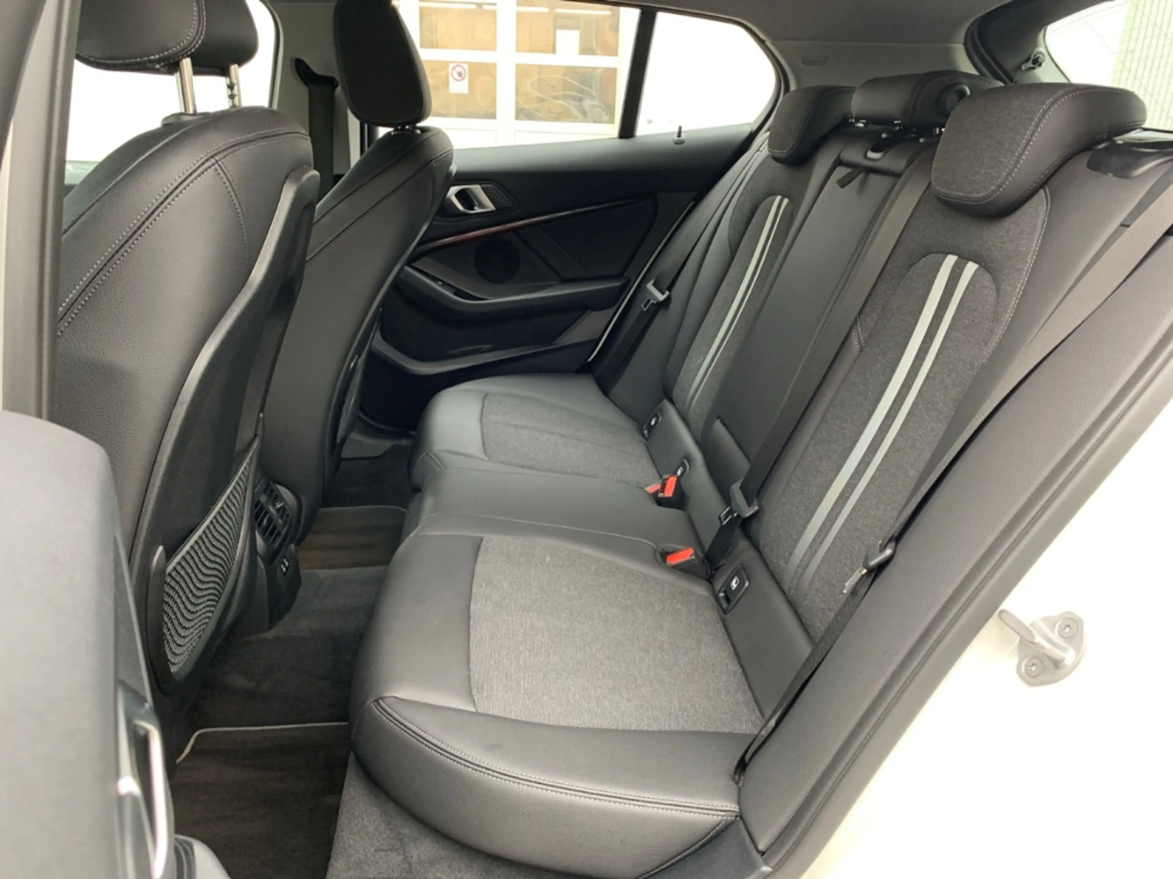 BMW 118 i SPORT LINE NAVIGATION+TEMPOMAT+LED+PDC+USB — photo 11
