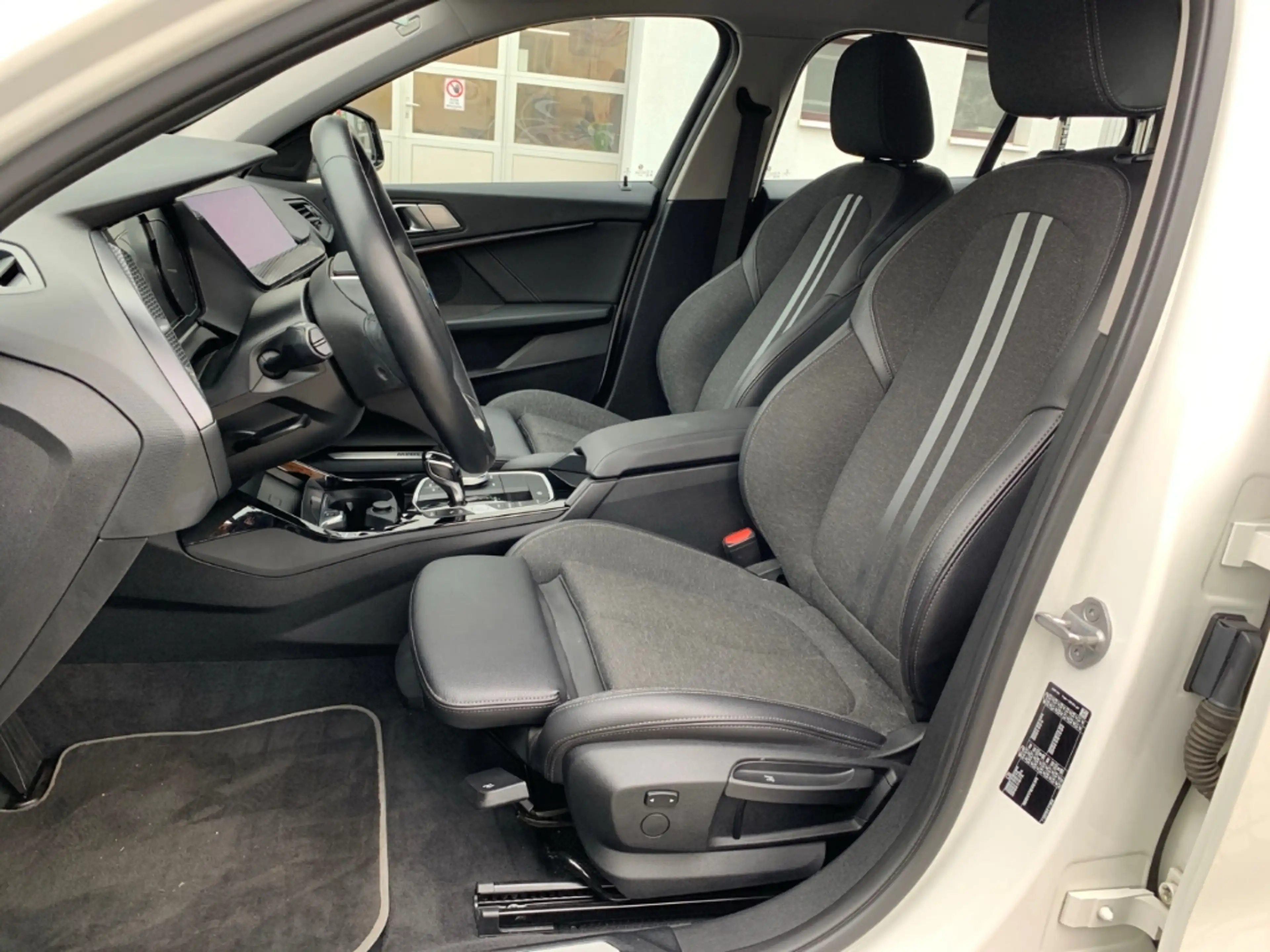 BMW 118 i SPORT LINE NAVIGATION+TEMPOMAT+LED+PDC+USB — photo 9