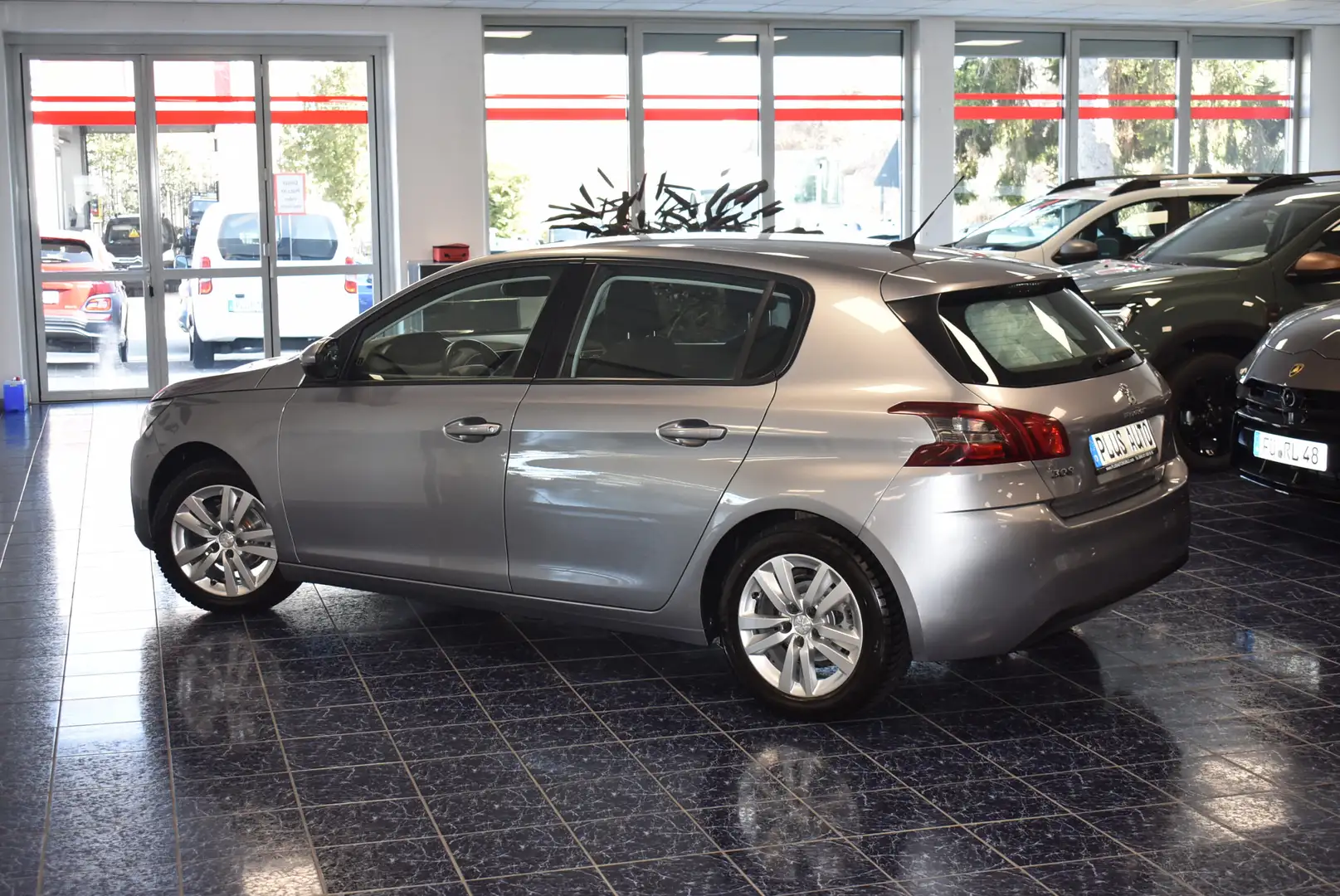 Peugeot 308 1.2 Lim Active Virtual Klimaaut PDC Grau - 1