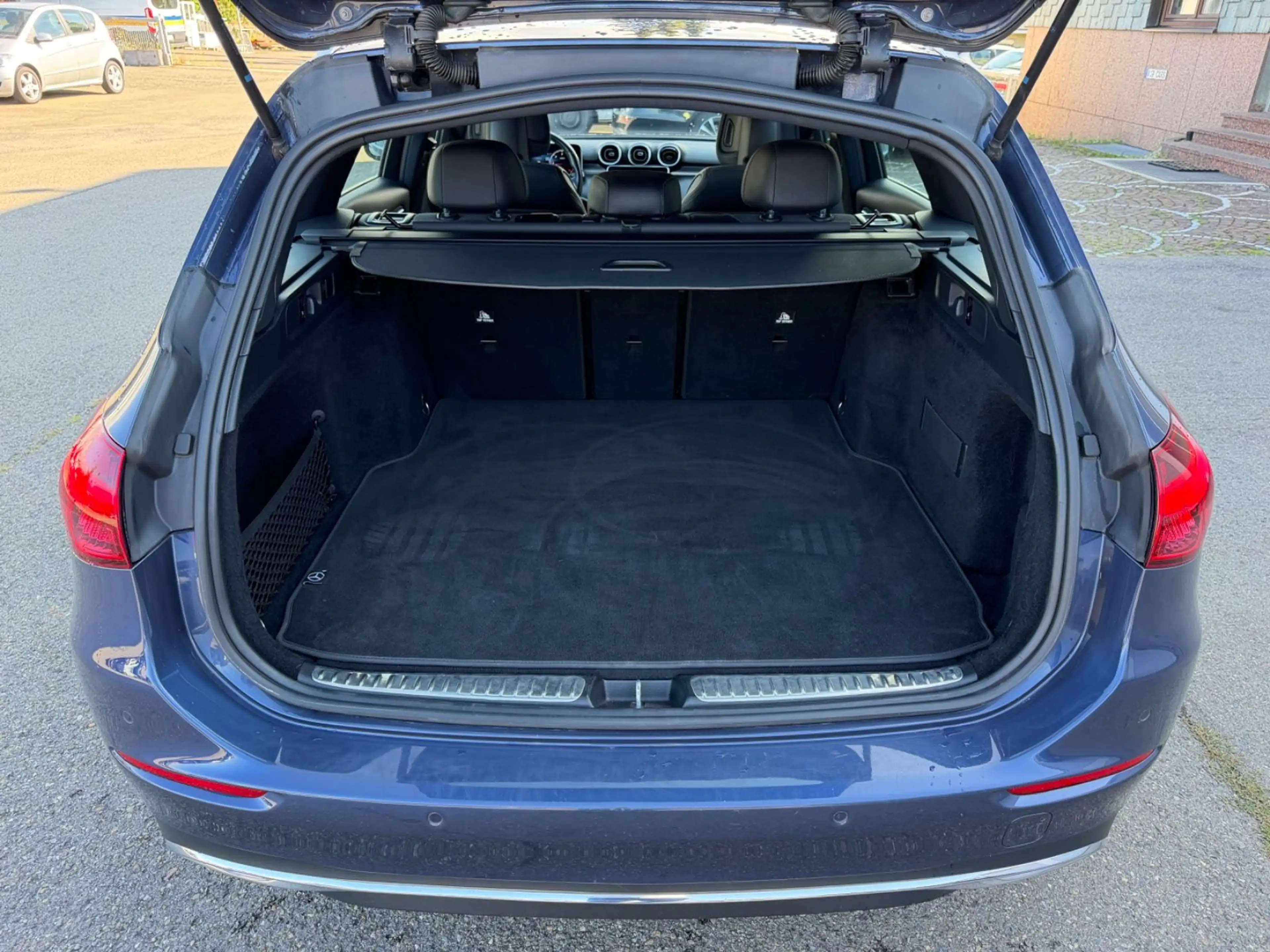Mercedes-Benz C 200 d T°AVANTGARDE+ADVANCED°T-LEDER°LED°AHK°KA — photo 15