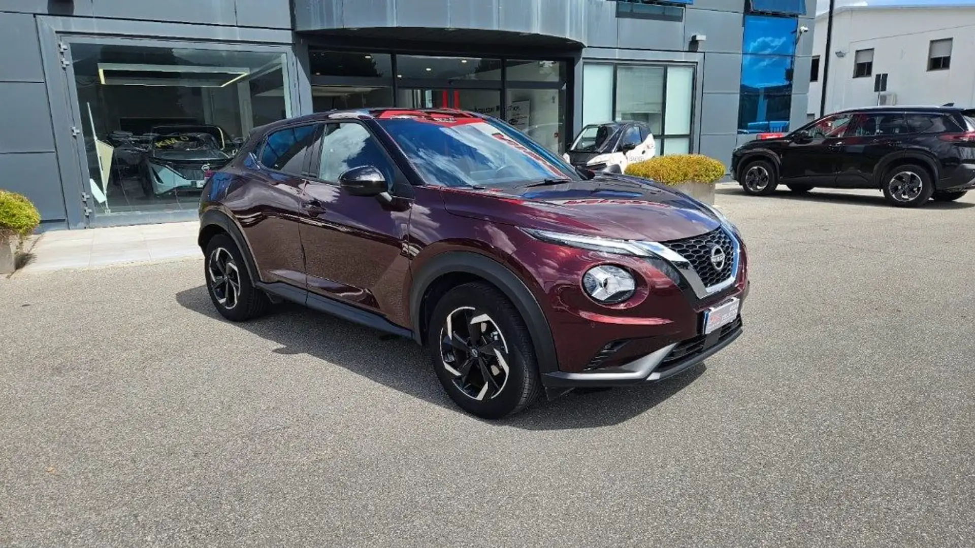 Nissan Juke 1.0 DIG-T 114 CV N-Connecta Rood - 2