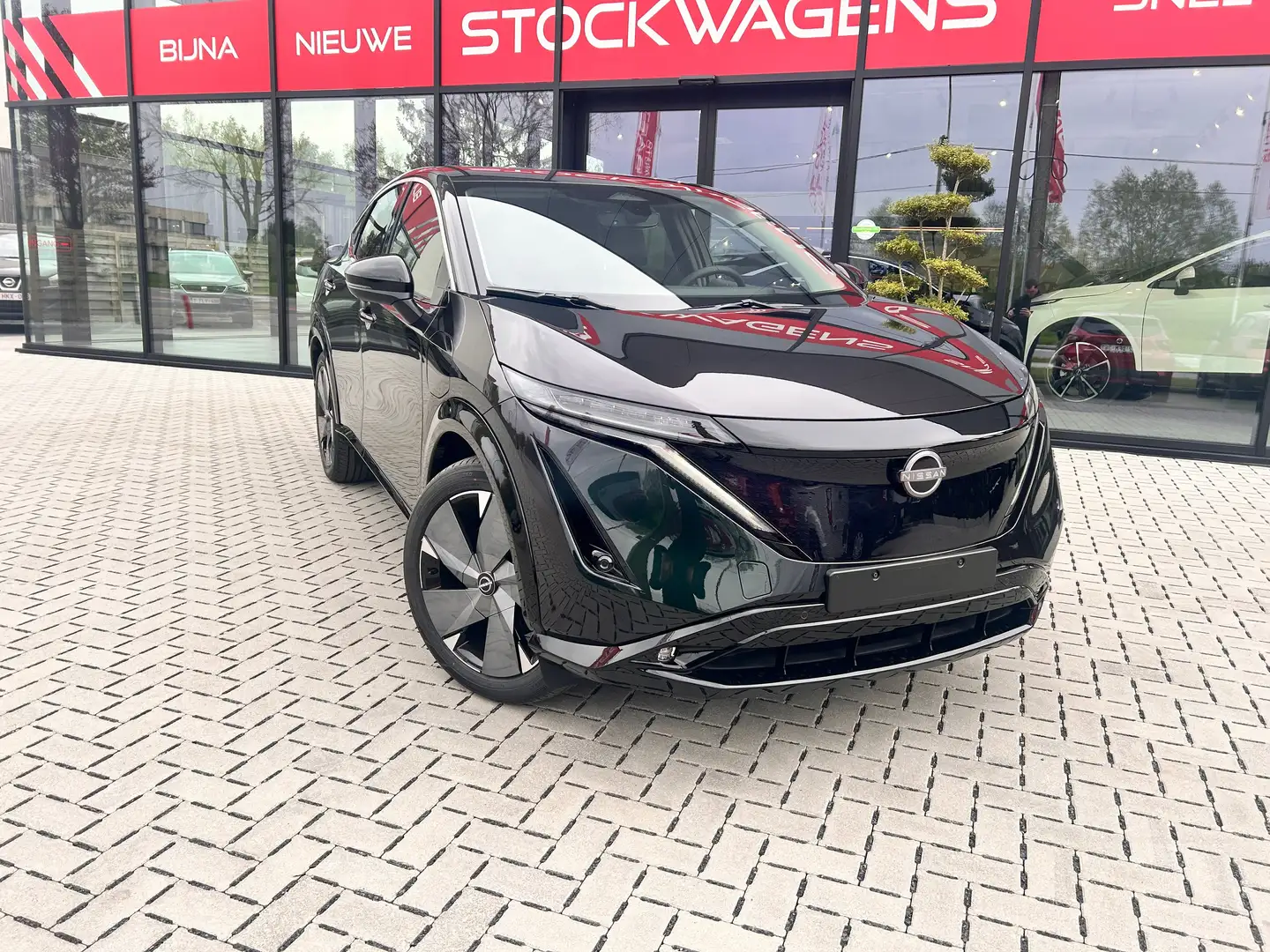 Nissan Ariya Advance | 63 kWh | 218PK | Radius 400km Grün - 2
