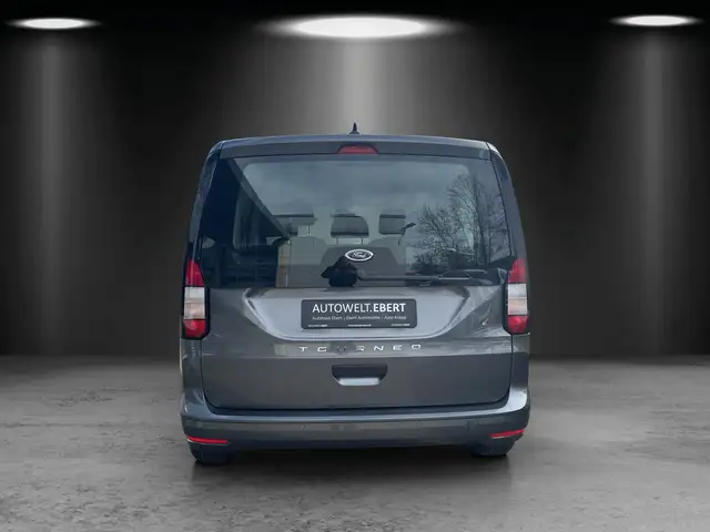 Ford Tourneo Connect view 4