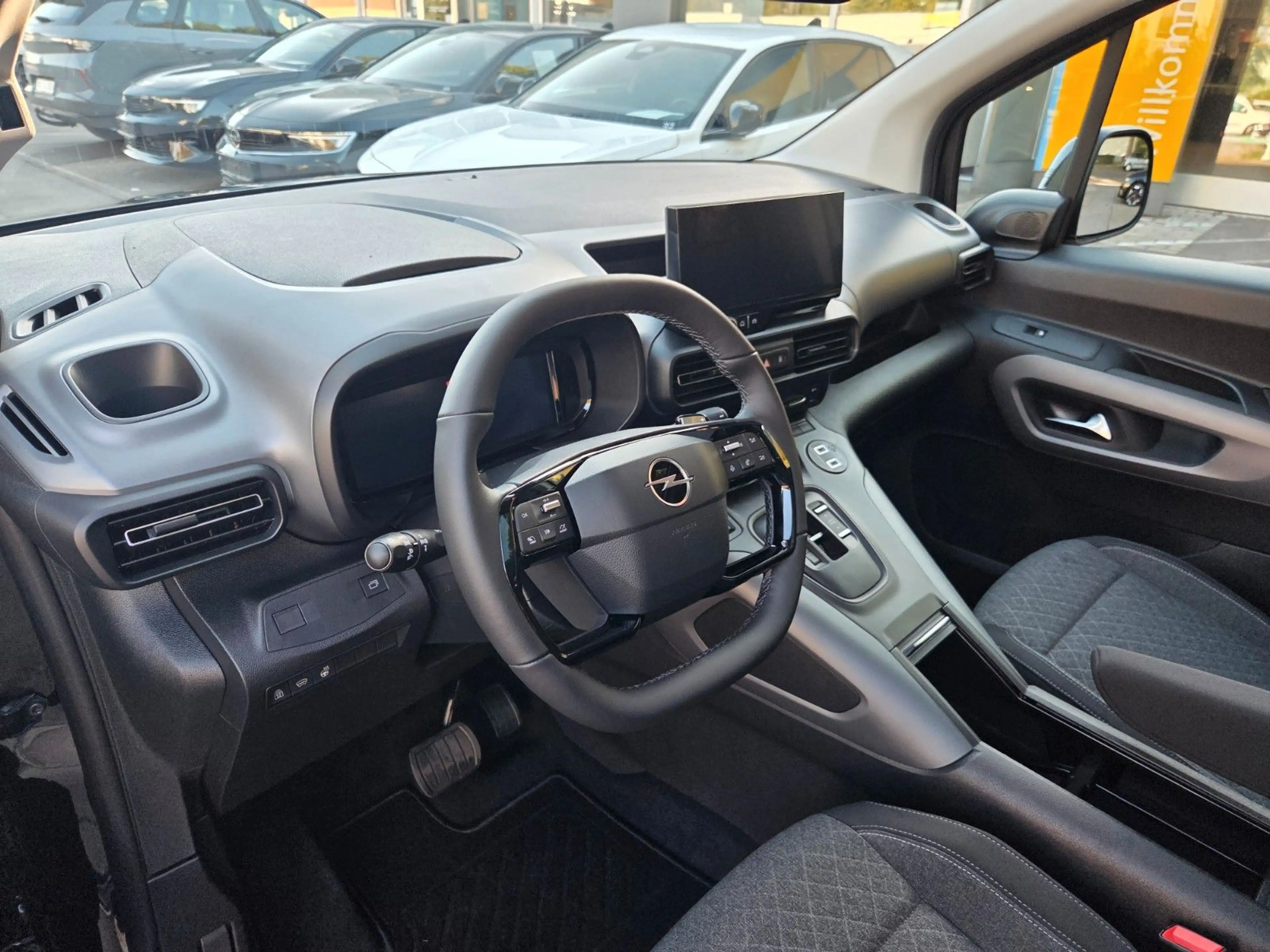 Opel Combo Life 1.5D AT8 GS Navi Sitzhzg Kamera — photo 8