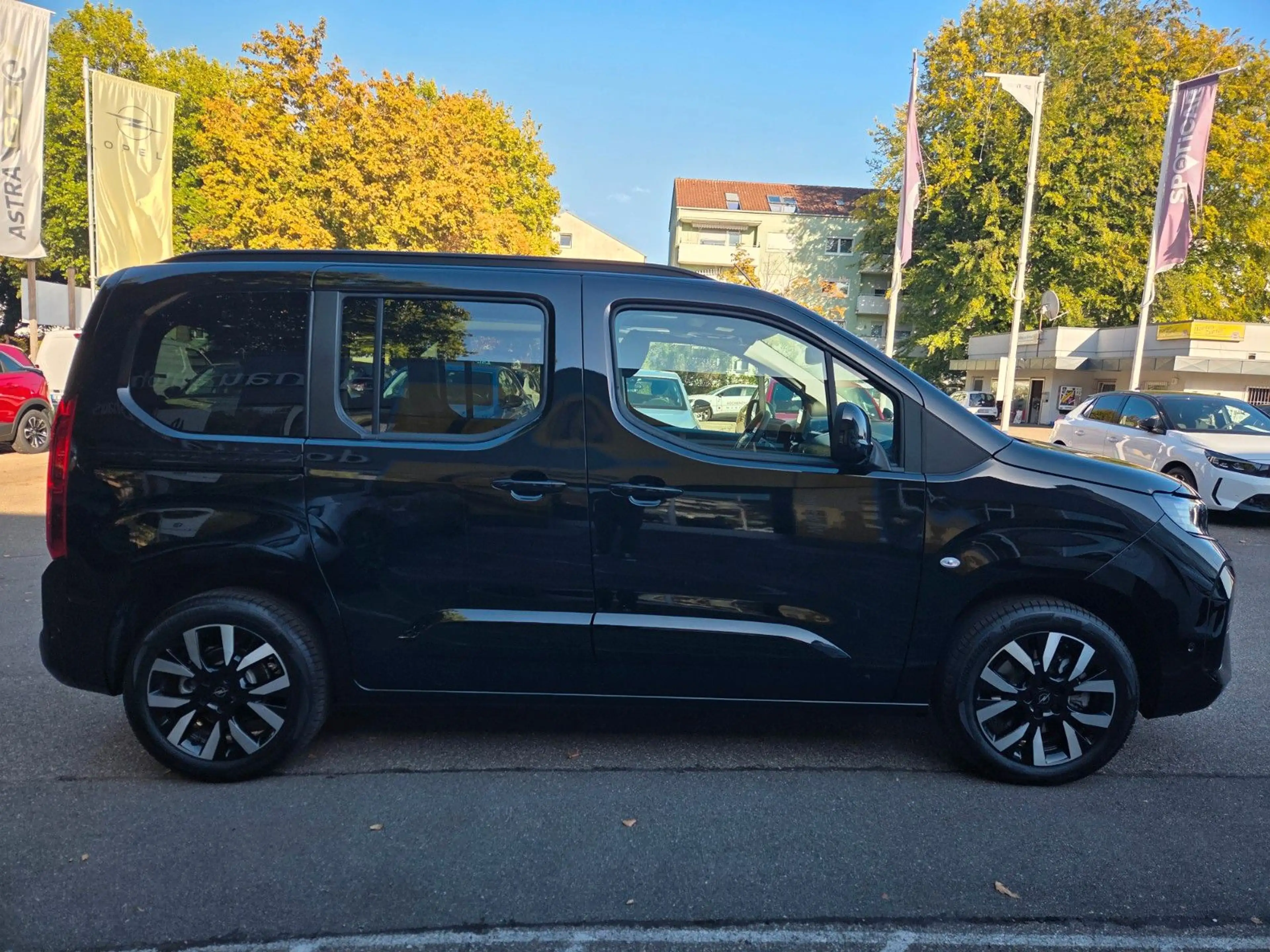 Opel Combo Life 1.5D AT8 GS Navi Sitzhzg Kamera — photo 2