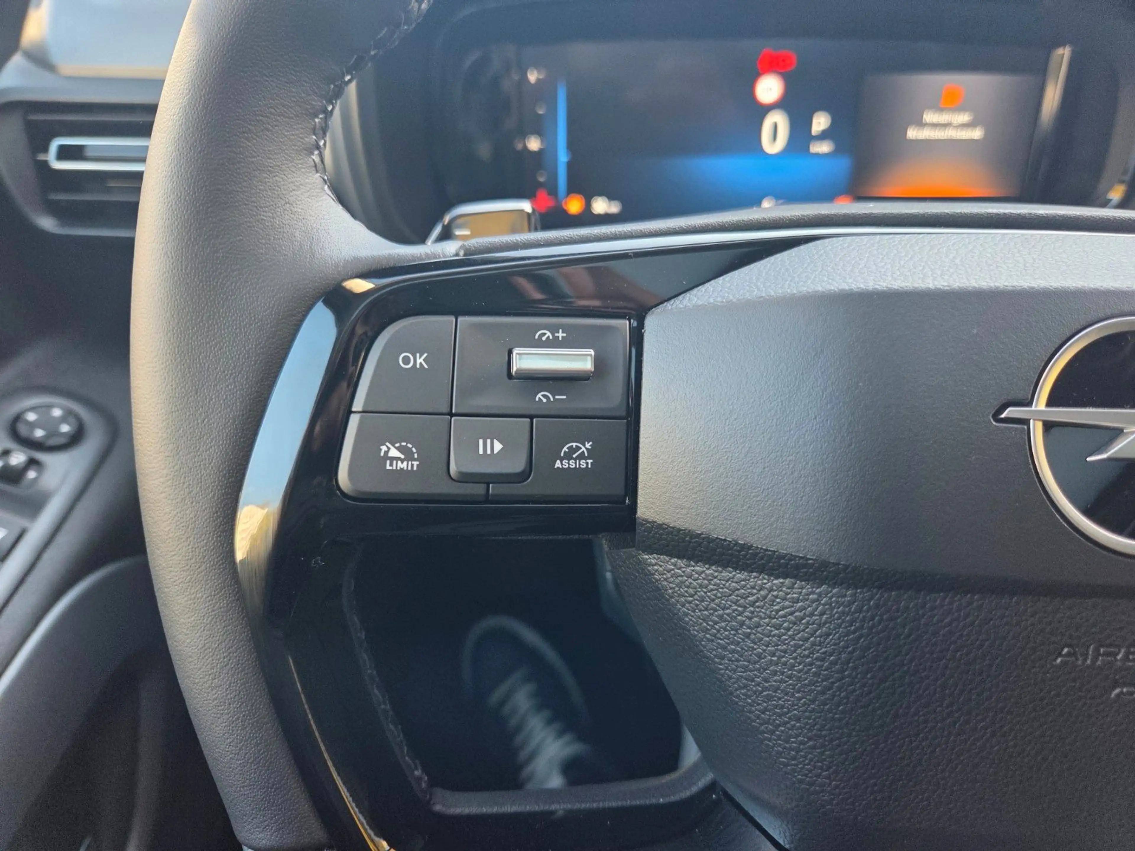 Opel Combo Life 1.5D AT8 GS Navi Sitzhzg Kamera — photo 10