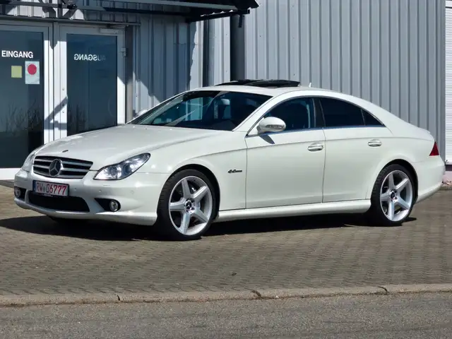 Mercedes-Benz CLS 63 AMG /NAVI/SCHIEBEDACH/HARMAN-KARDON