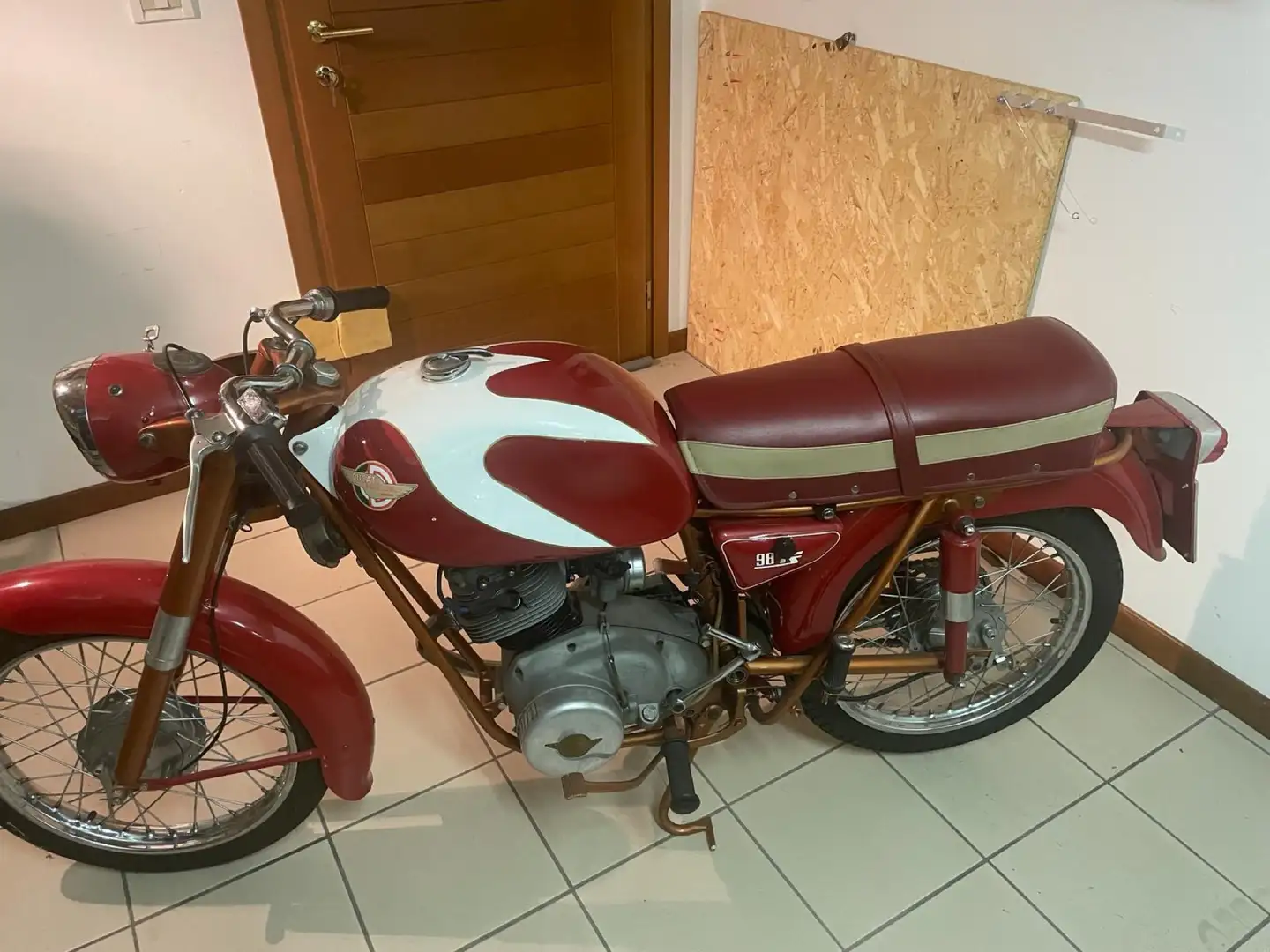 Ducati Czerwony - 1