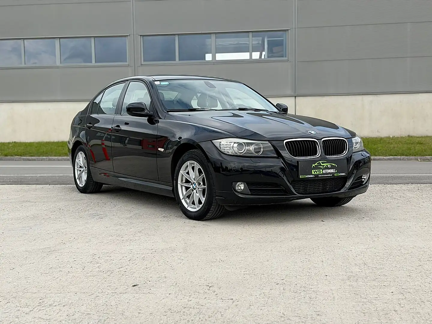 BMW 318 d Fleet Österreich-Paket Aut. Schwarz - 2