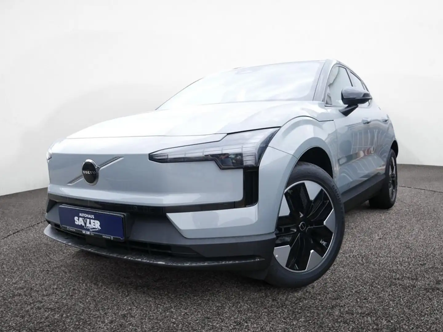 Volvo EX30 Single Motor Plus KAMERA H/K NAVI LED Grijs - 1