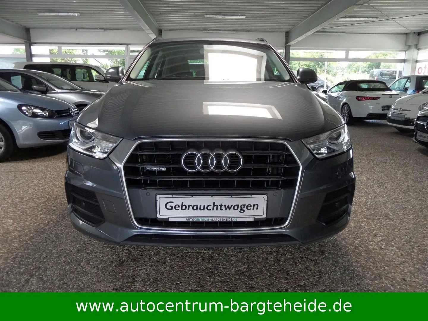 Audi Q3 2.0 TDi quattro Aut. NAVI+XENON+AHK Grau - 2
