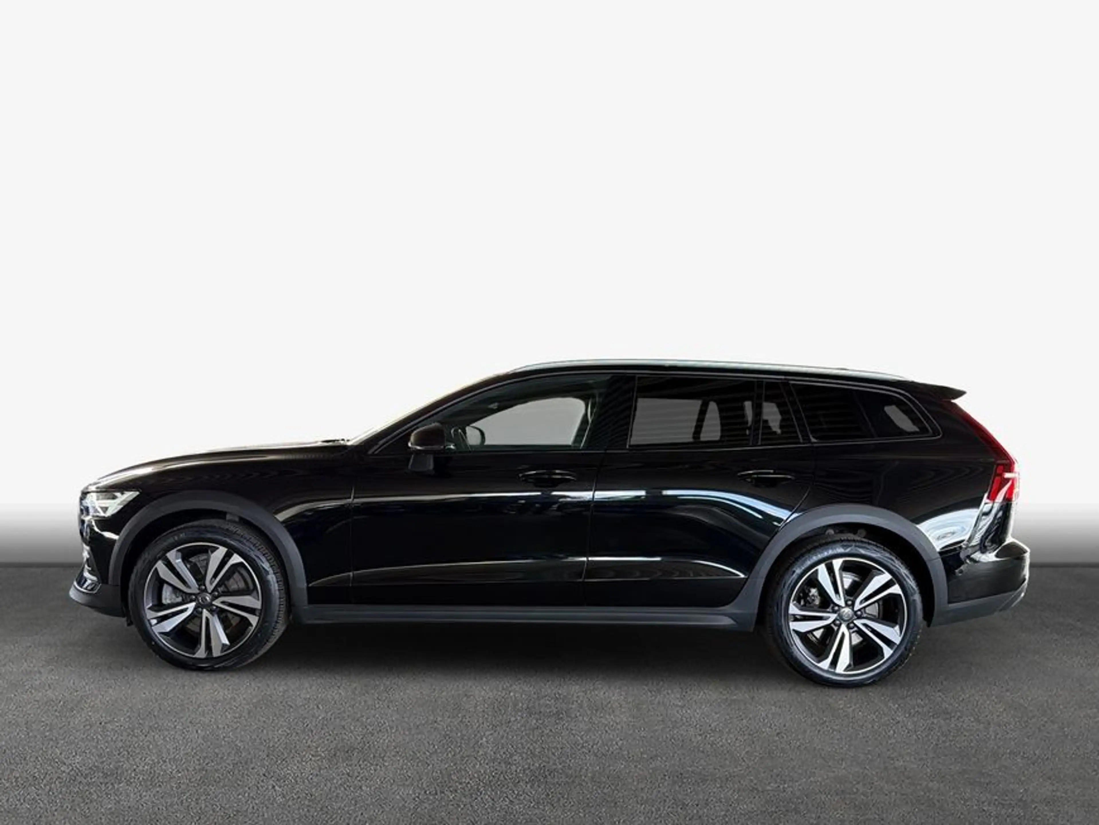 Volvo V60 Cross Country V60 Cross Country B5 B AWD Ultimate — photo 4