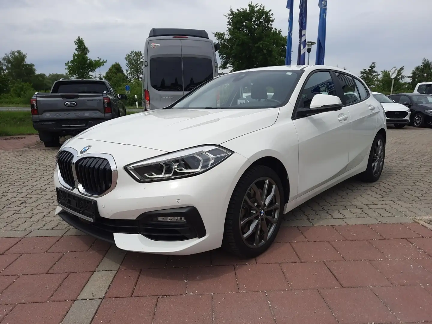 BMW 120 i Advantage LED Navi PDC Sitz/-Lenkradheizung Bílá - 2